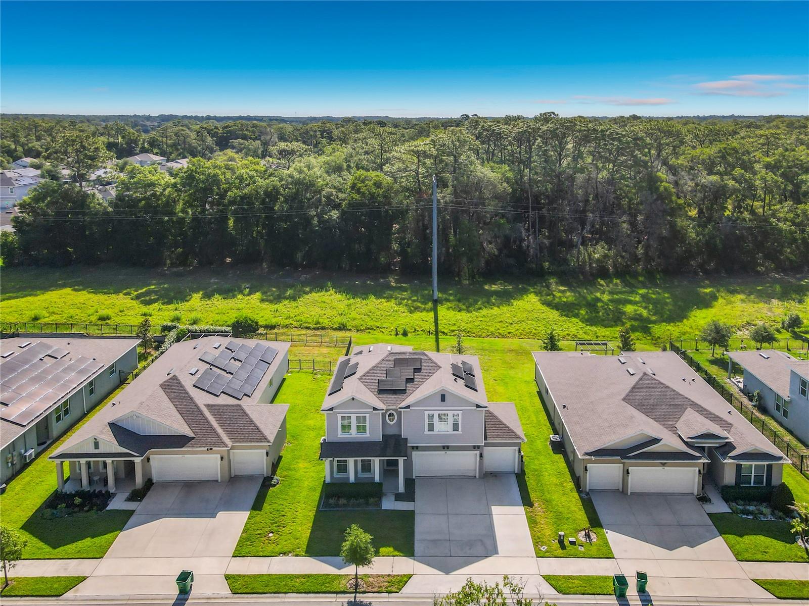 VICTORIA OAKS - Residential