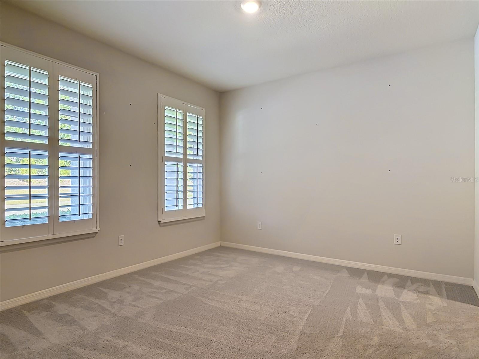 VICTORIA OAKS - Residential