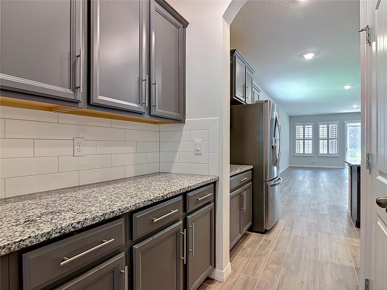 VICTORIA OAKS - Residential