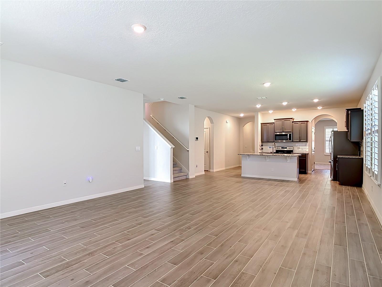 VICTORIA OAKS - Residential