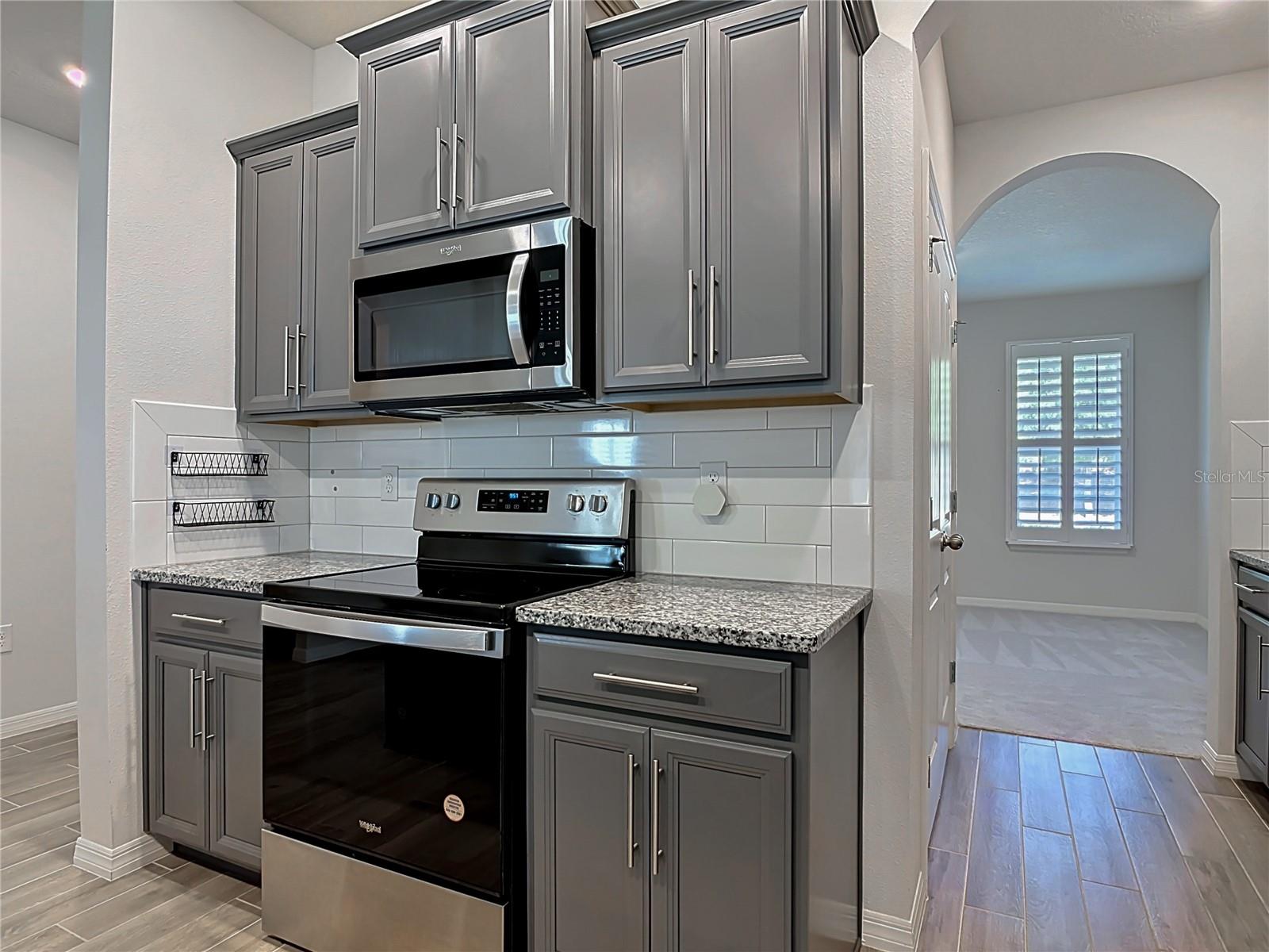 VICTORIA OAKS - Residential