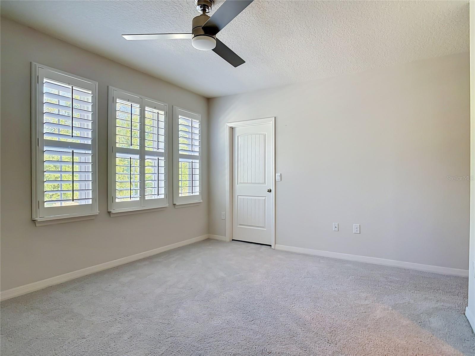 VICTORIA OAKS - Residential