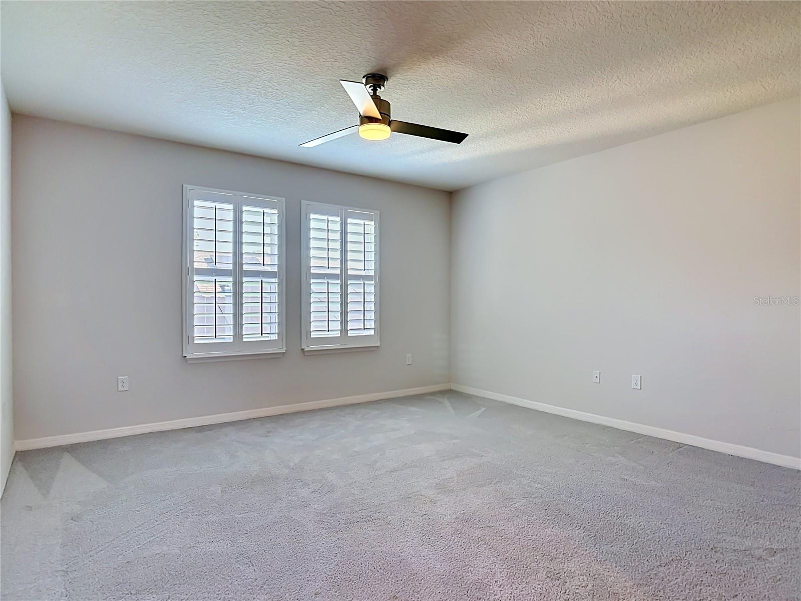 VICTORIA OAKS - Residential