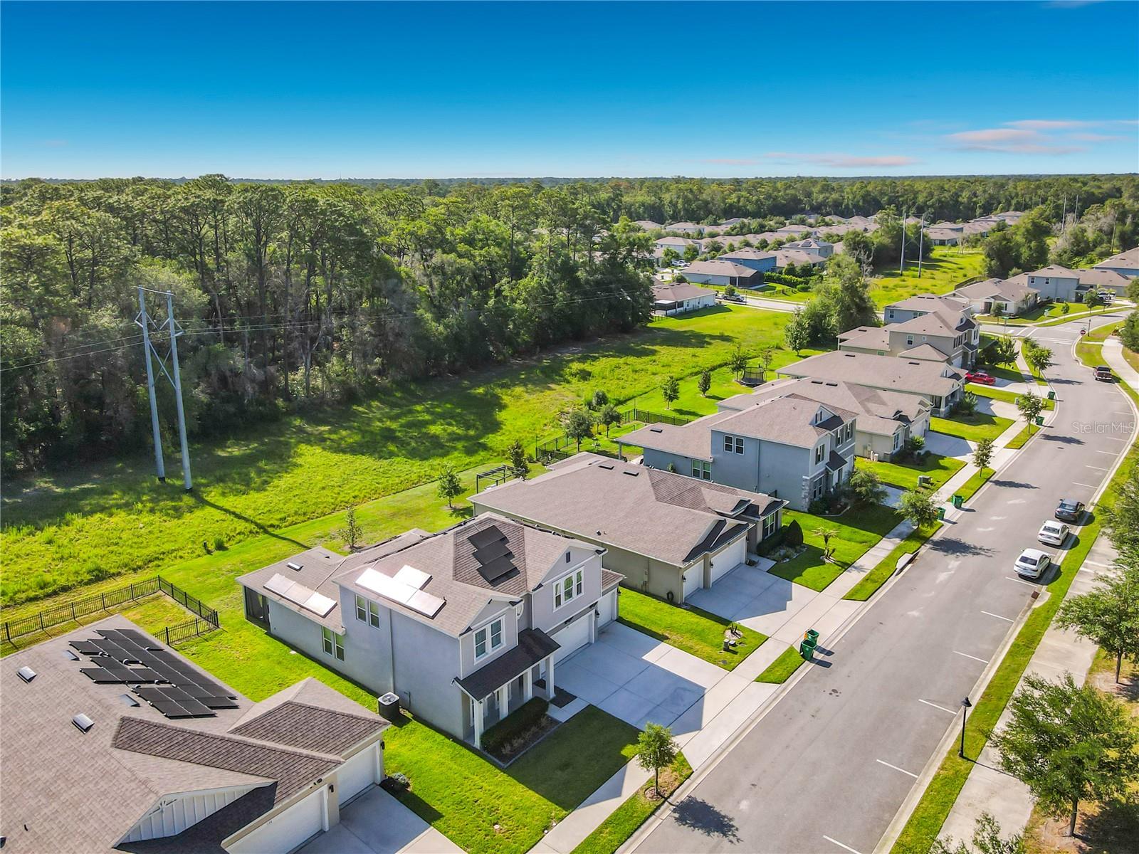 VICTORIA OAKS - Residential
