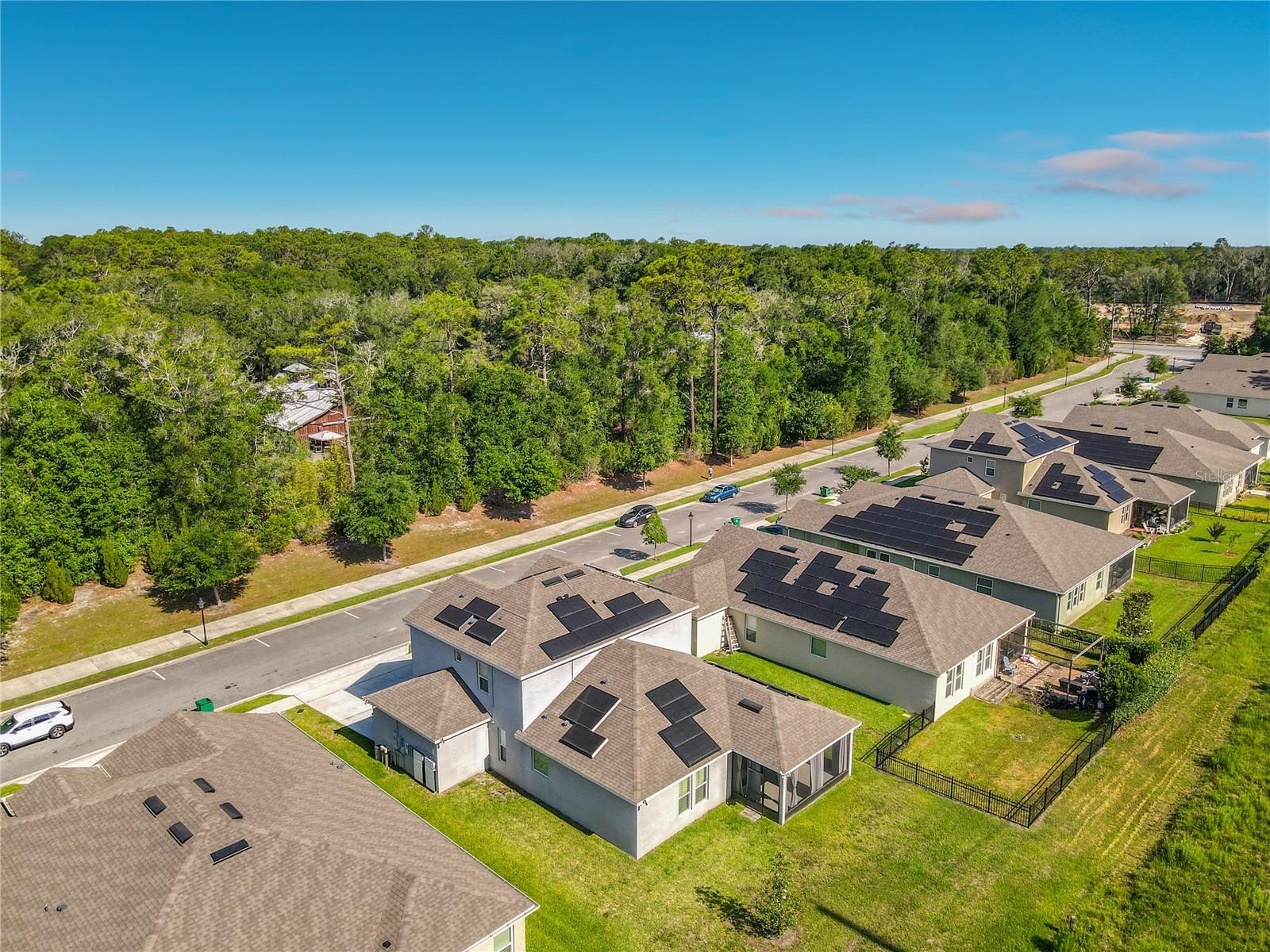VICTORIA OAKS - Residential