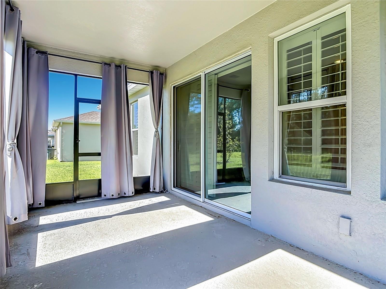 VICTORIA OAKS - Residential