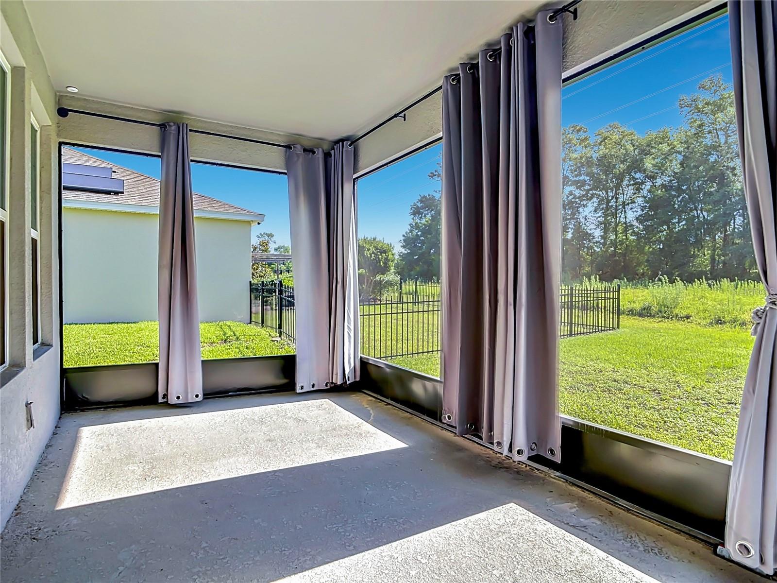 VICTORIA OAKS - Residential