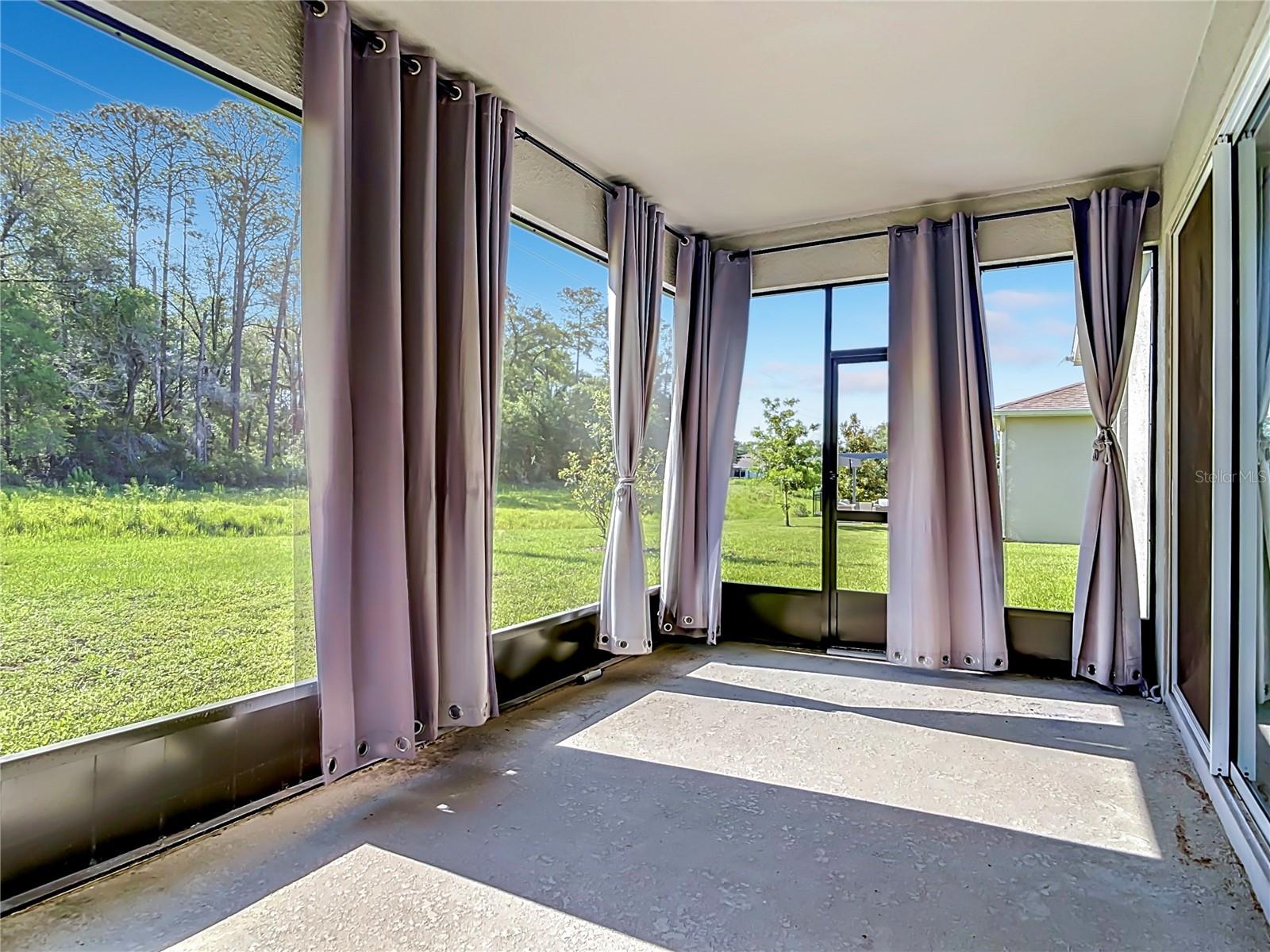 VICTORIA OAKS - Residential