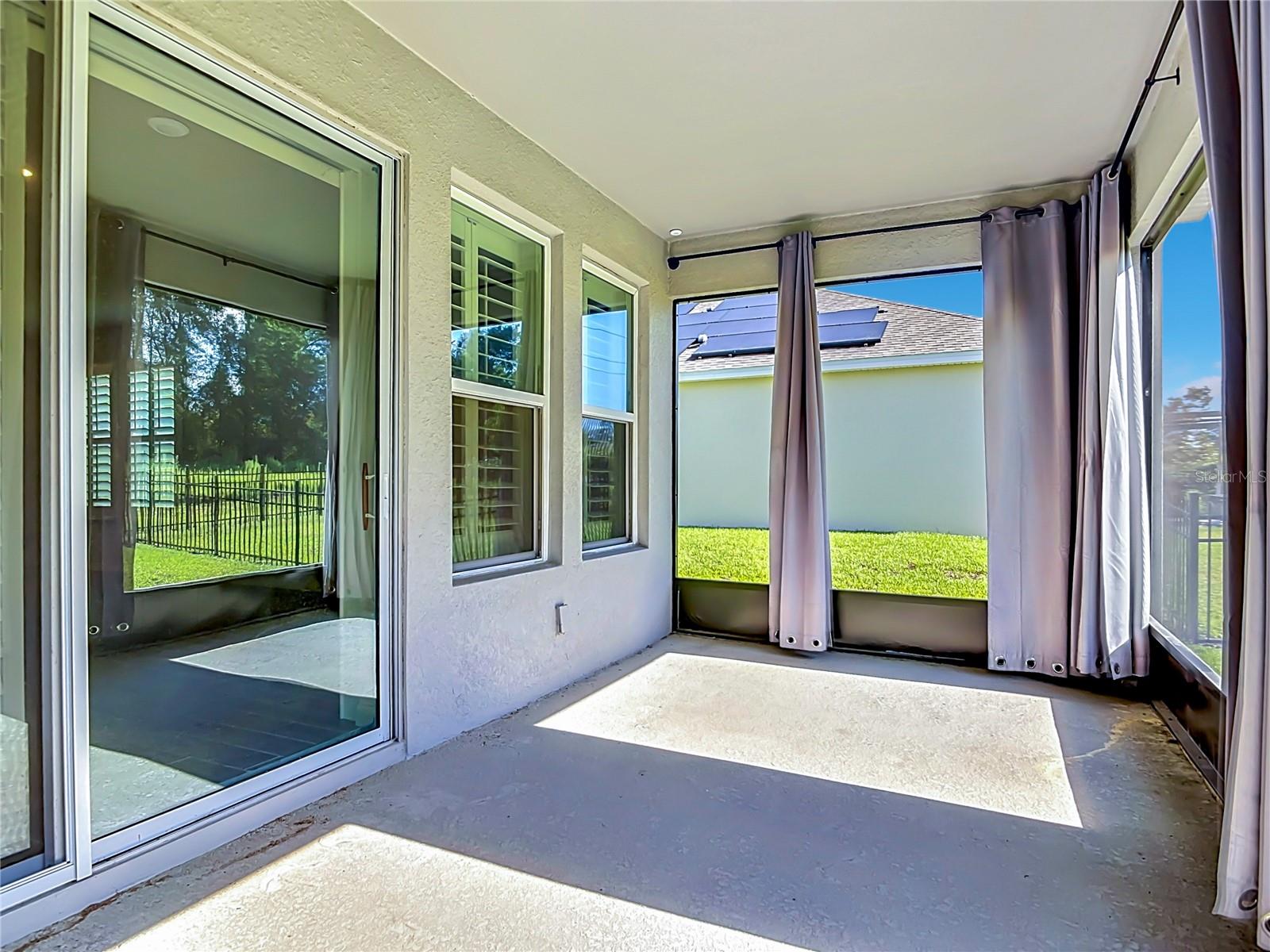 VICTORIA OAKS - Residential