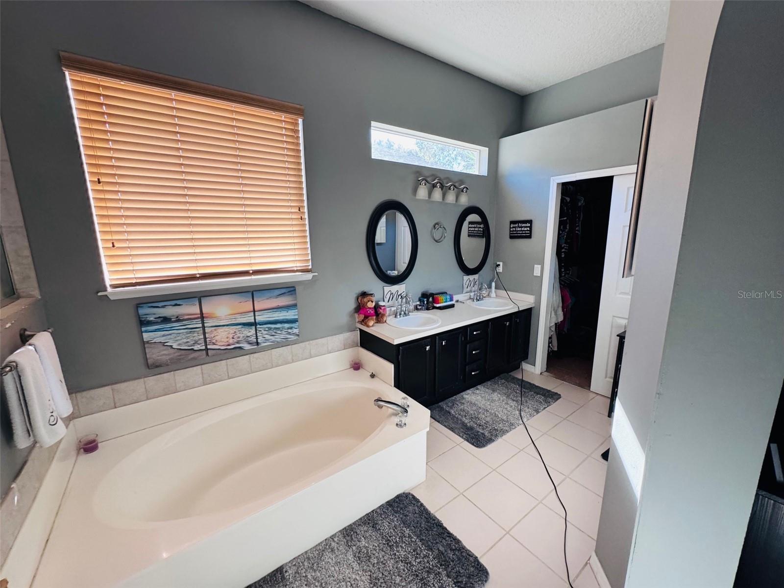 PALM COVE ESTATES - Residential