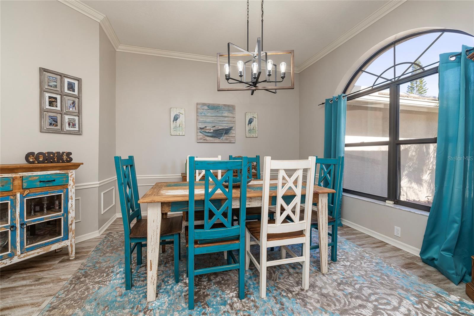 1566 HUNTLEIGH COURT