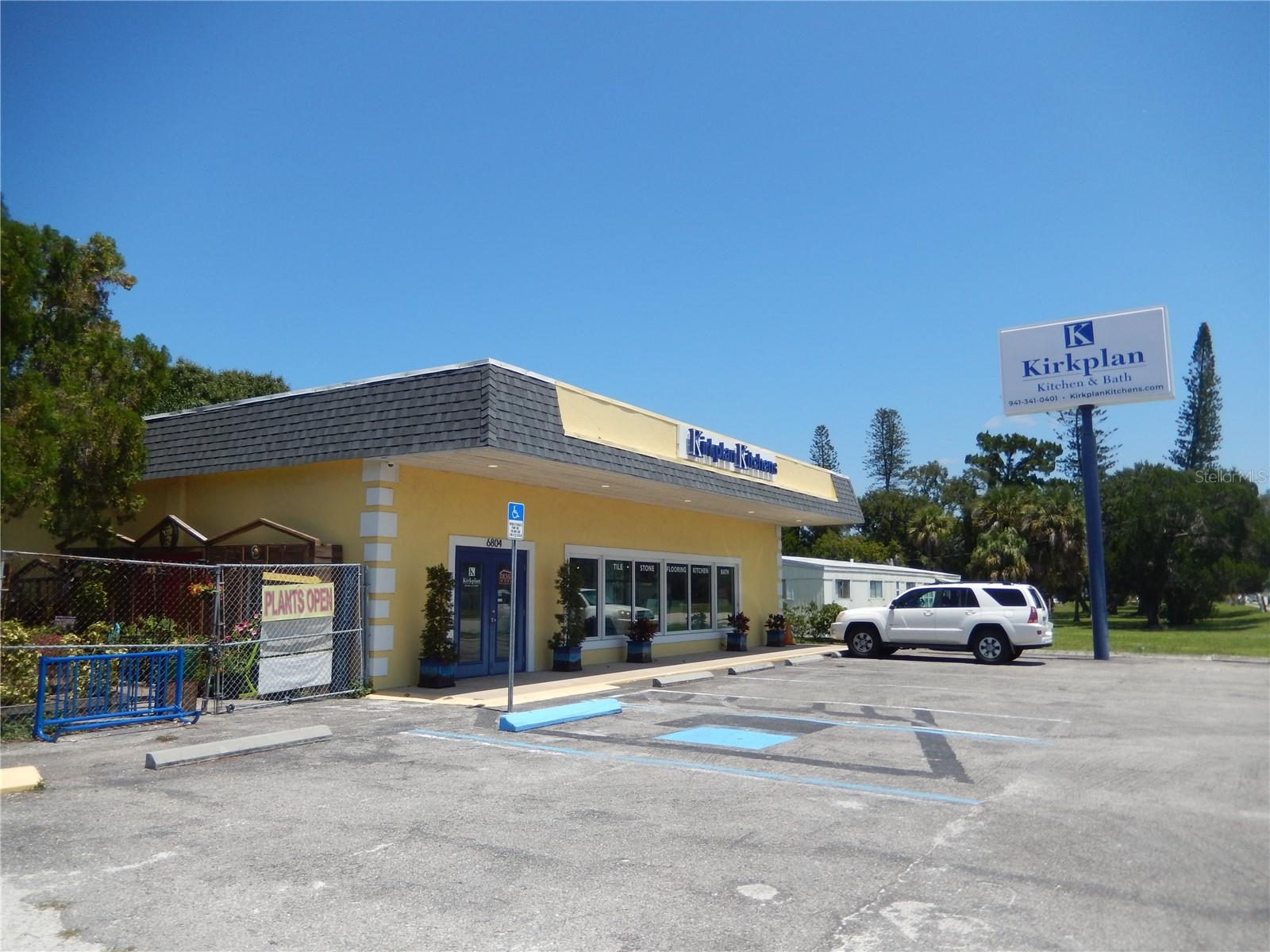 ACREAGE - Commercial Sale