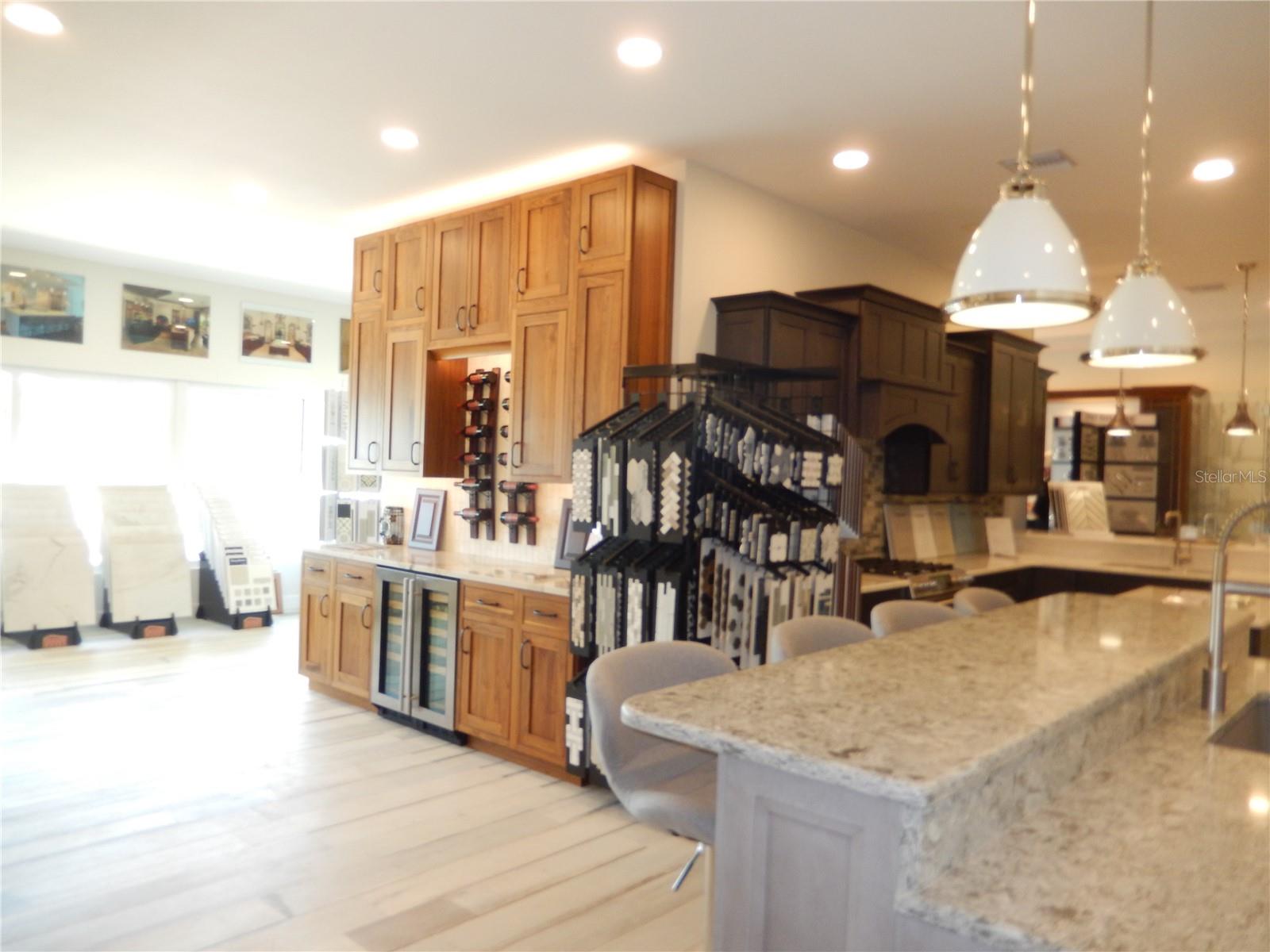 ACREAGE - Commercial Sale