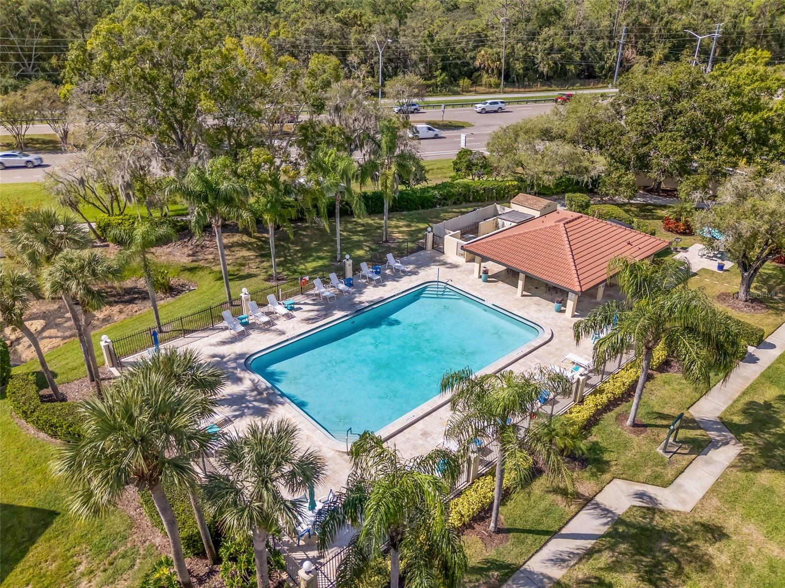 EL PASADO A CONDO - Residential