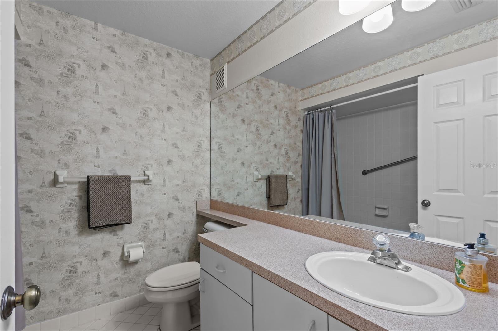 EL PASADO A CONDO - Residential