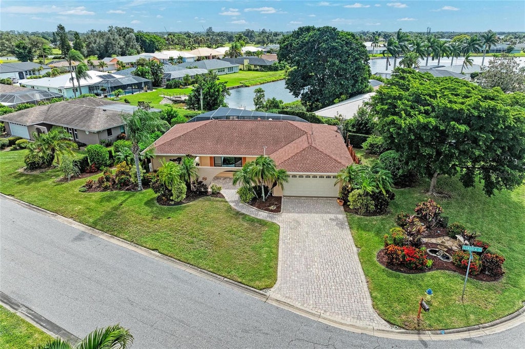 Photo of 998 Gondola Court, Venice, FL 34293 (MLS # N6146410)