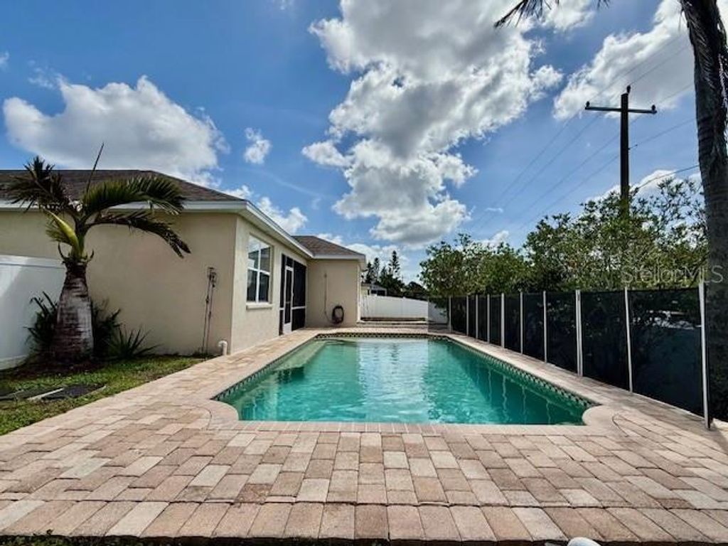Photo of 6614 64th Terrace E, Bradenton, FL 34203 (MLS # O6391414)