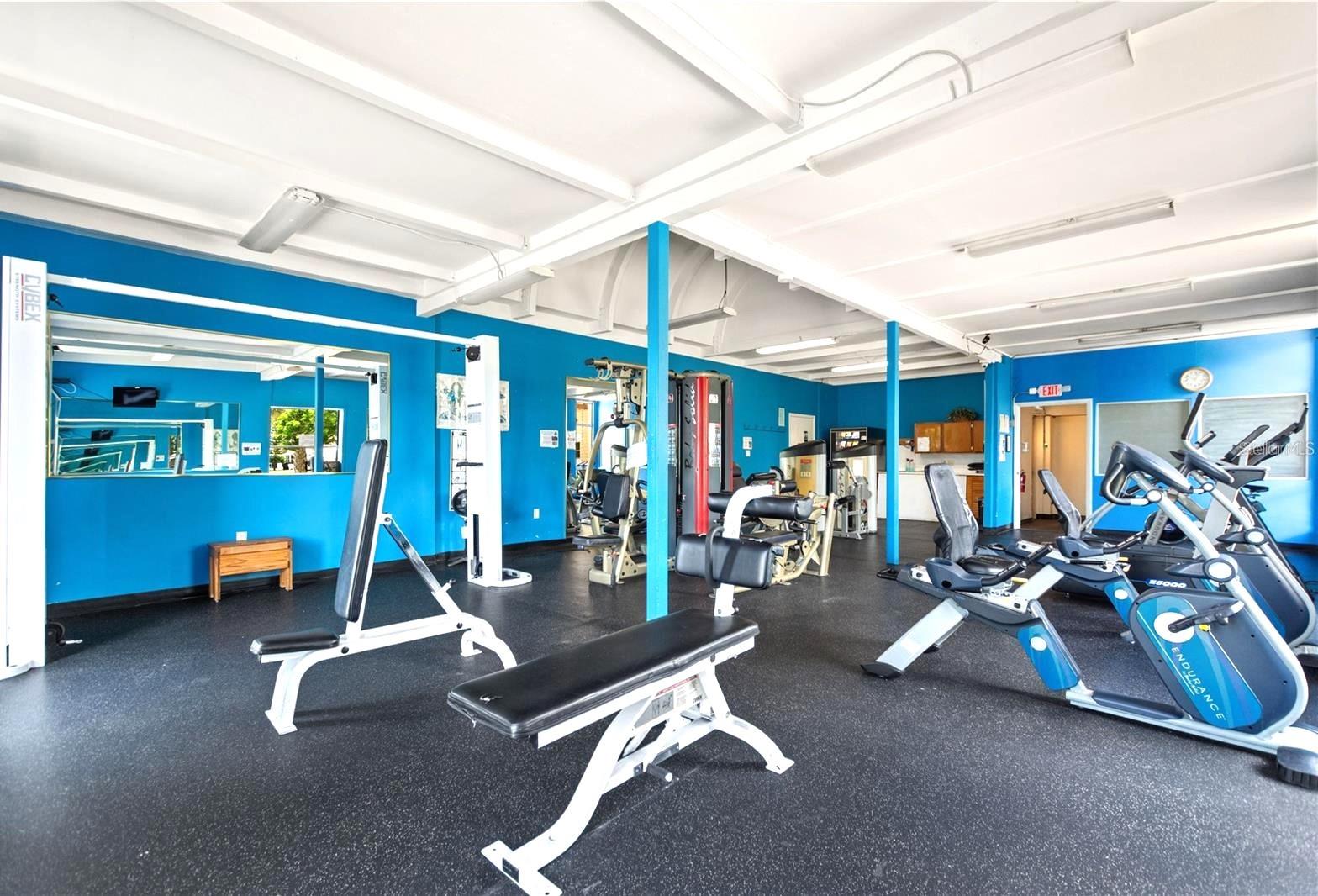 LAKESHORE CLUB - Residential