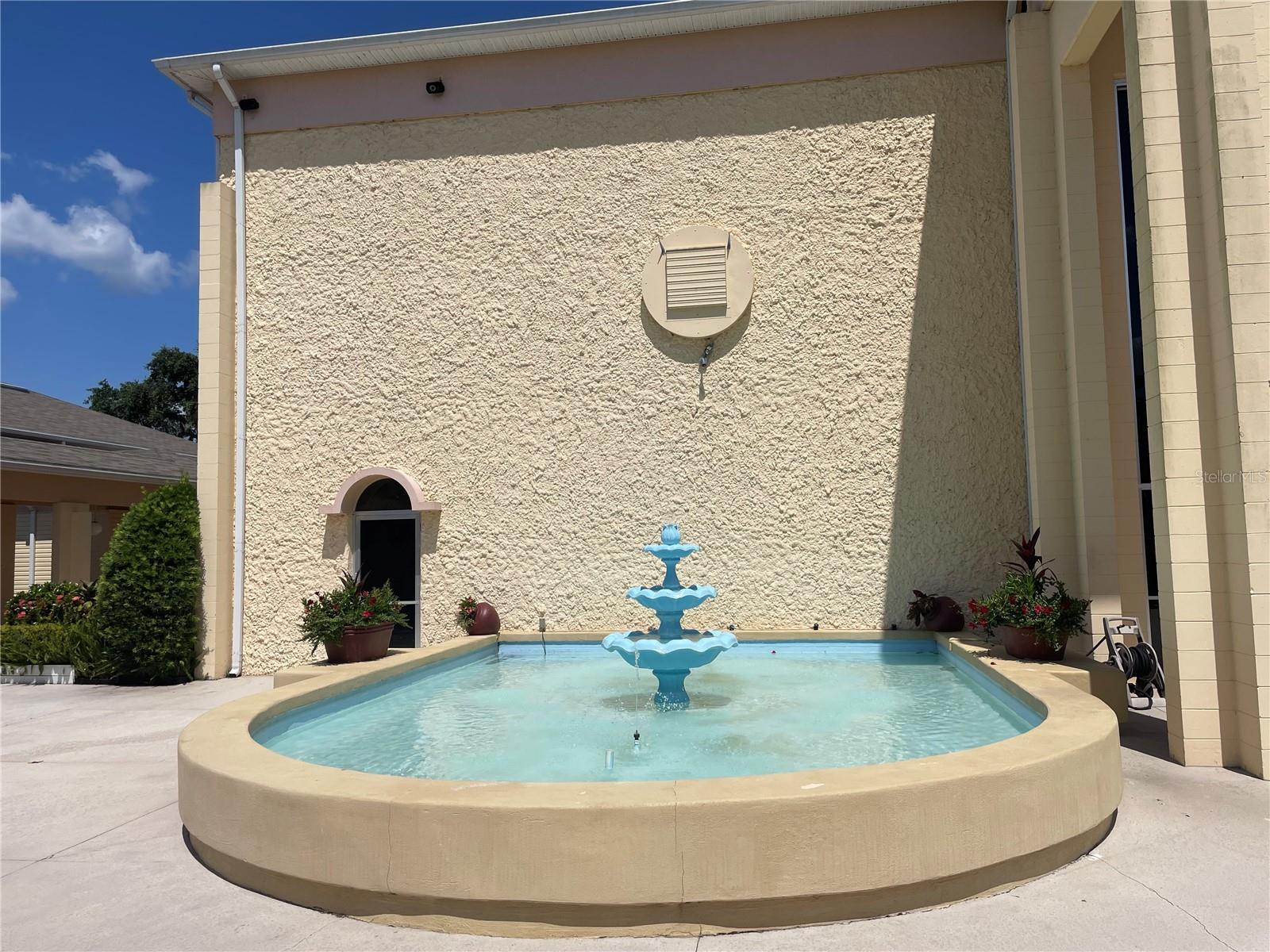 LAKESHORE CLUB - Residential