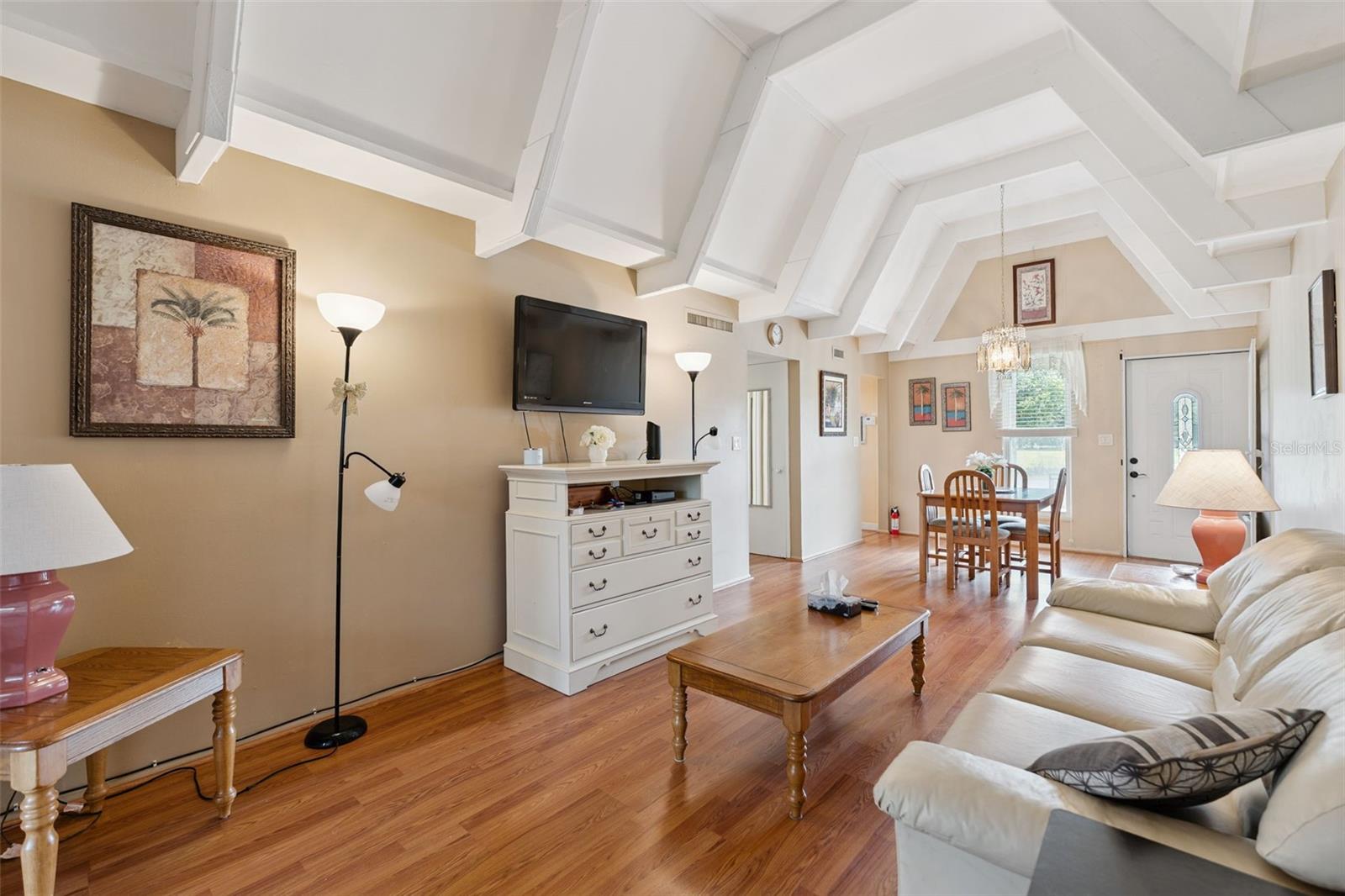 LAKESHORE CLUB - Residential