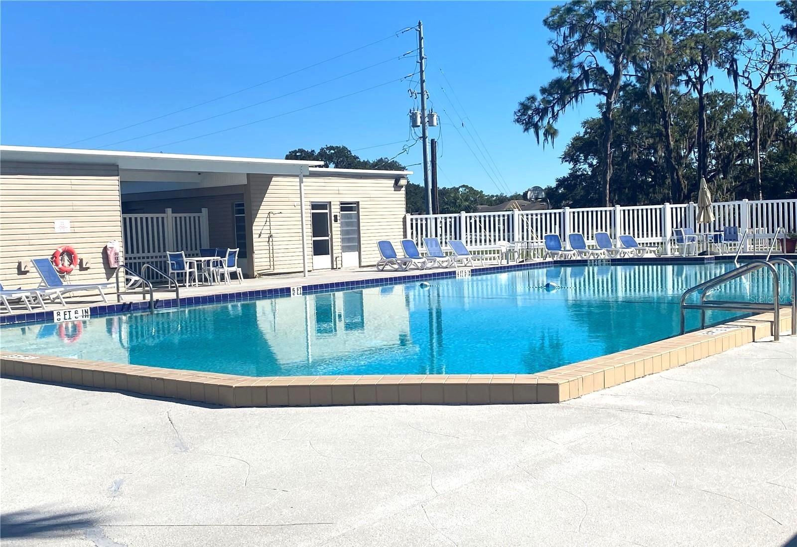 LAKESHORE CLUB - Residential