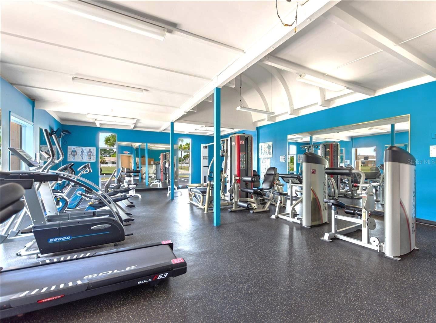 LAKESHORE CLUB - Residential