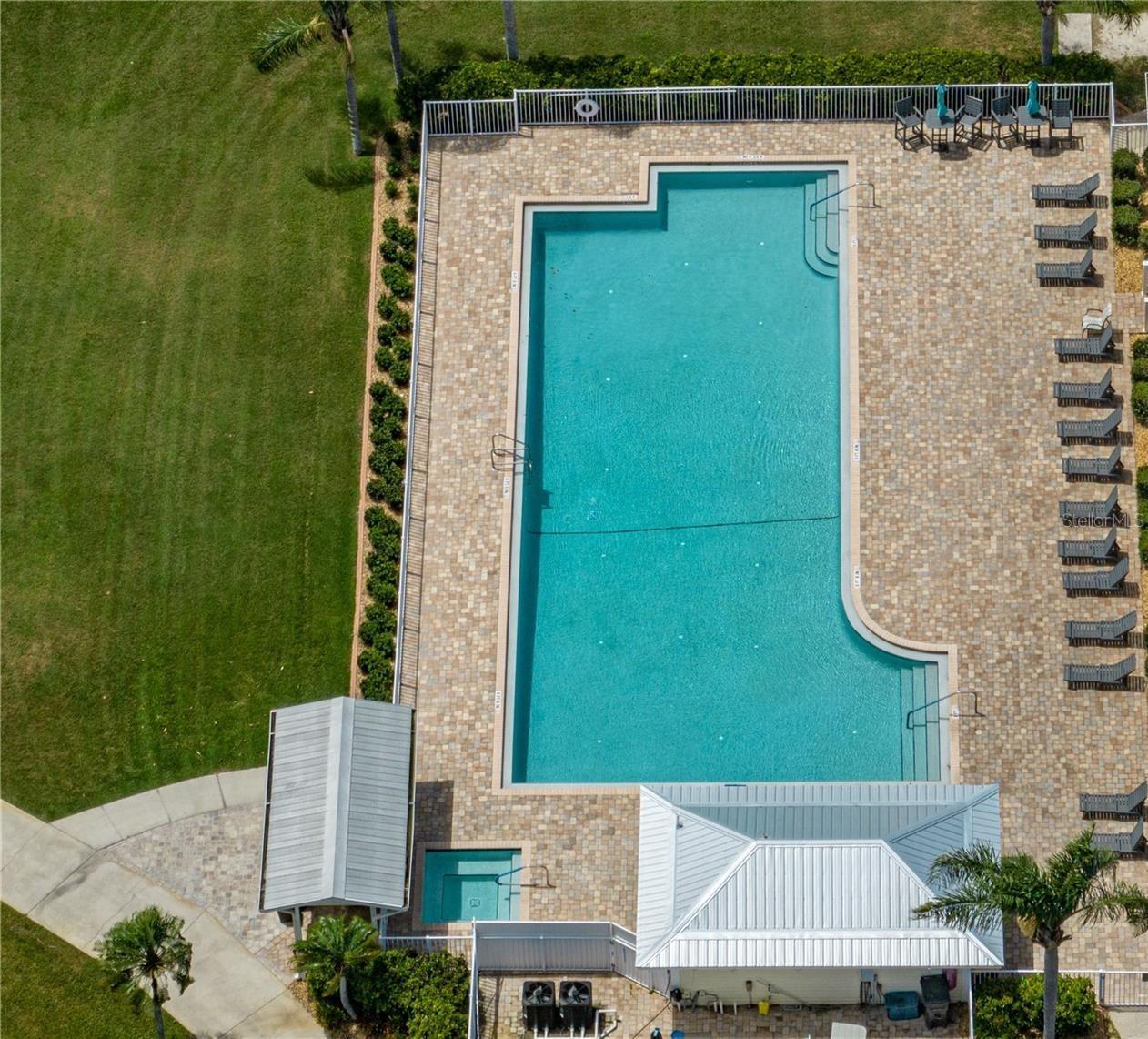 LAKESHORE CLUB - Residential