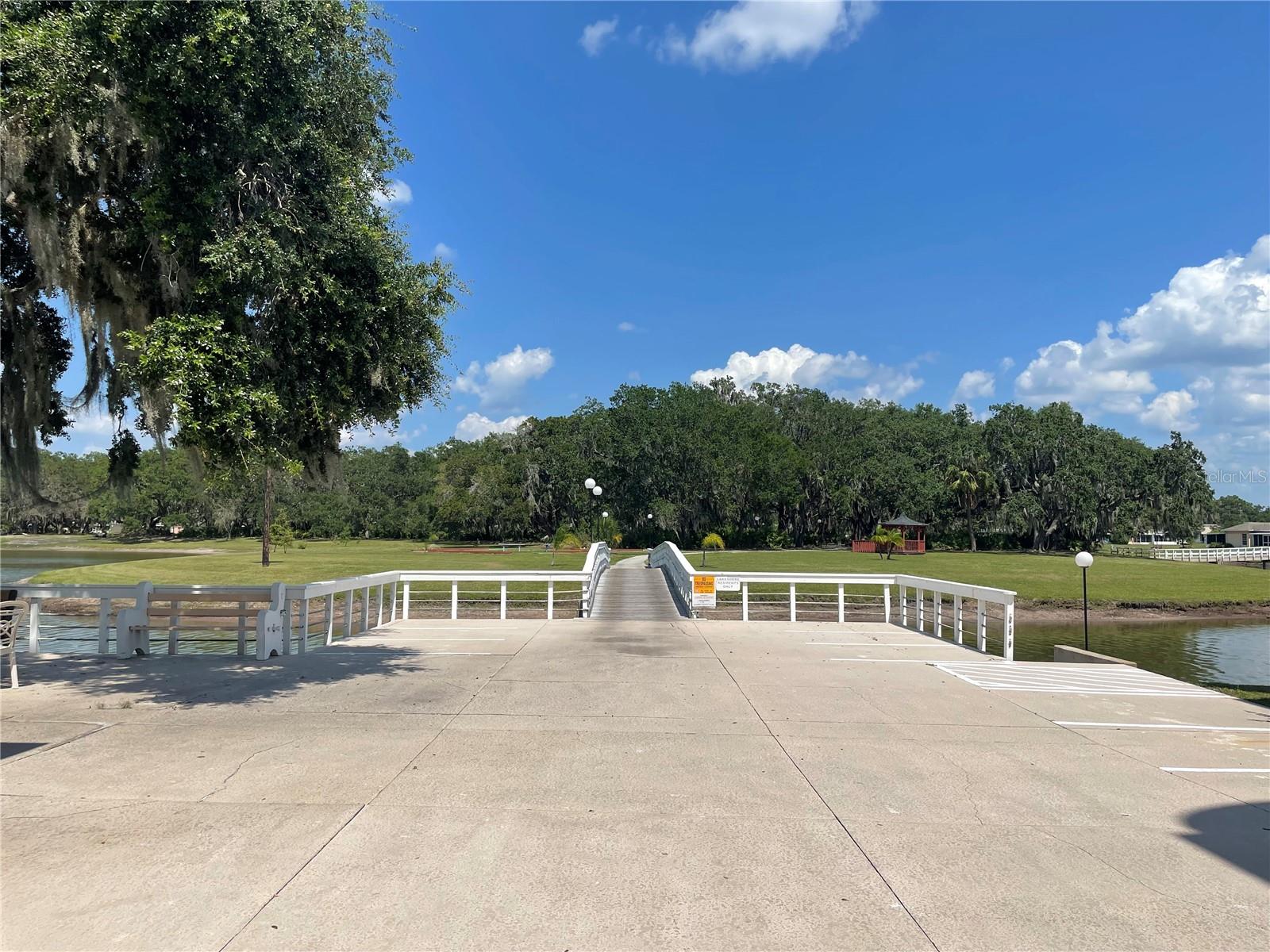 LAKESHORE CLUB - Residential