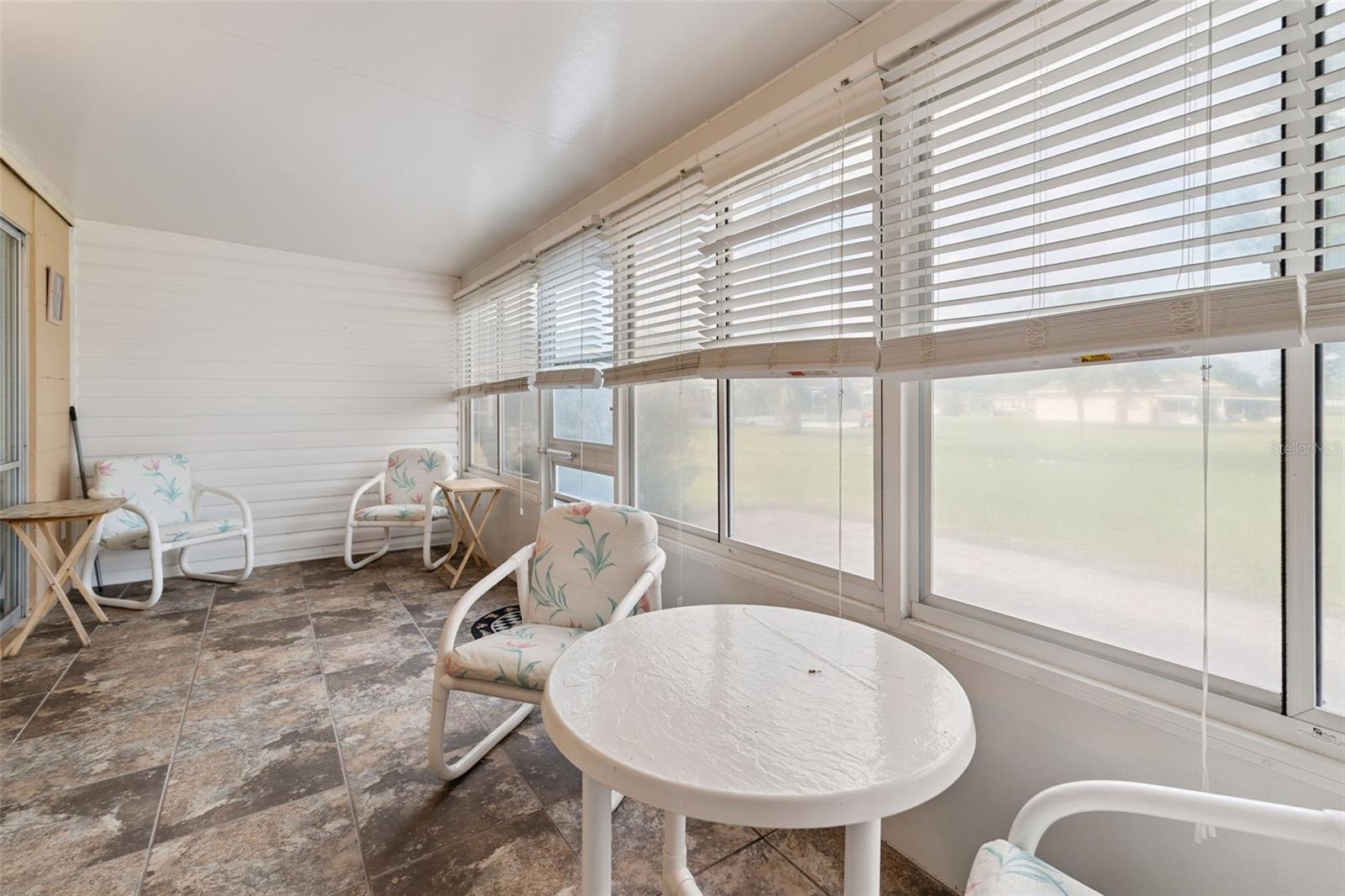 LAKESHORE CLUB - Residential