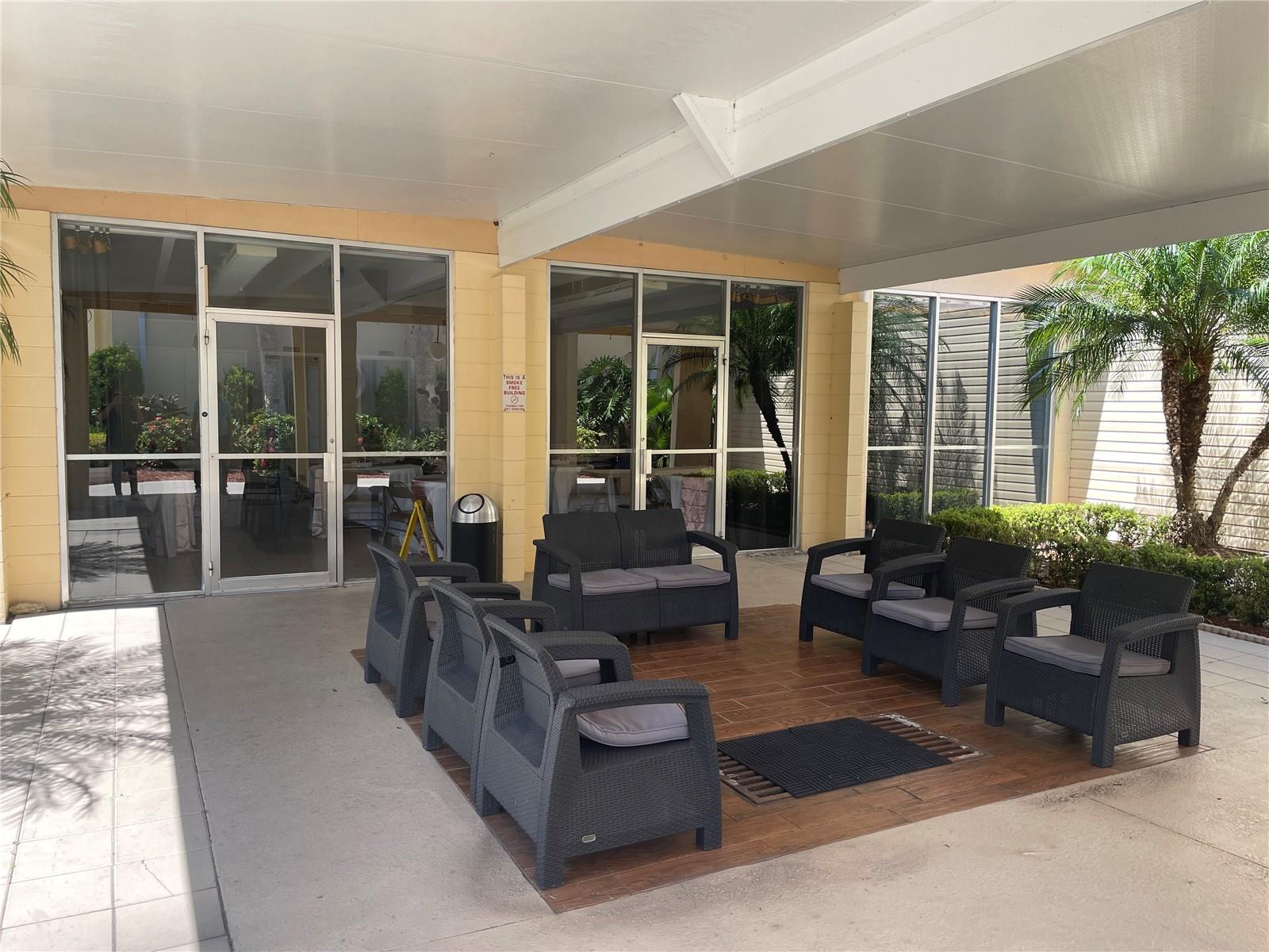 LAKESHORE CLUB - Residential