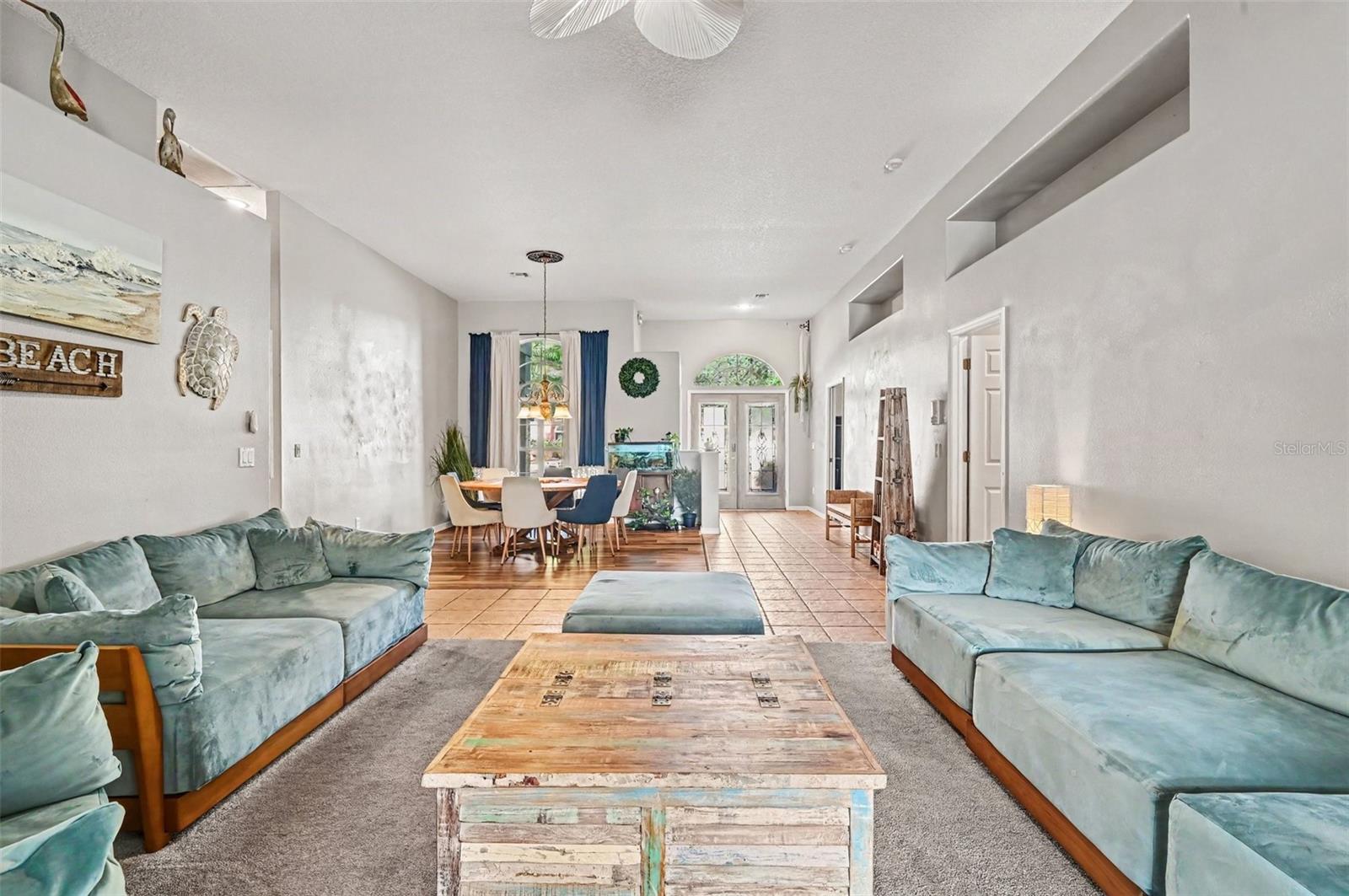 1325 TALL MAPLE LOOP