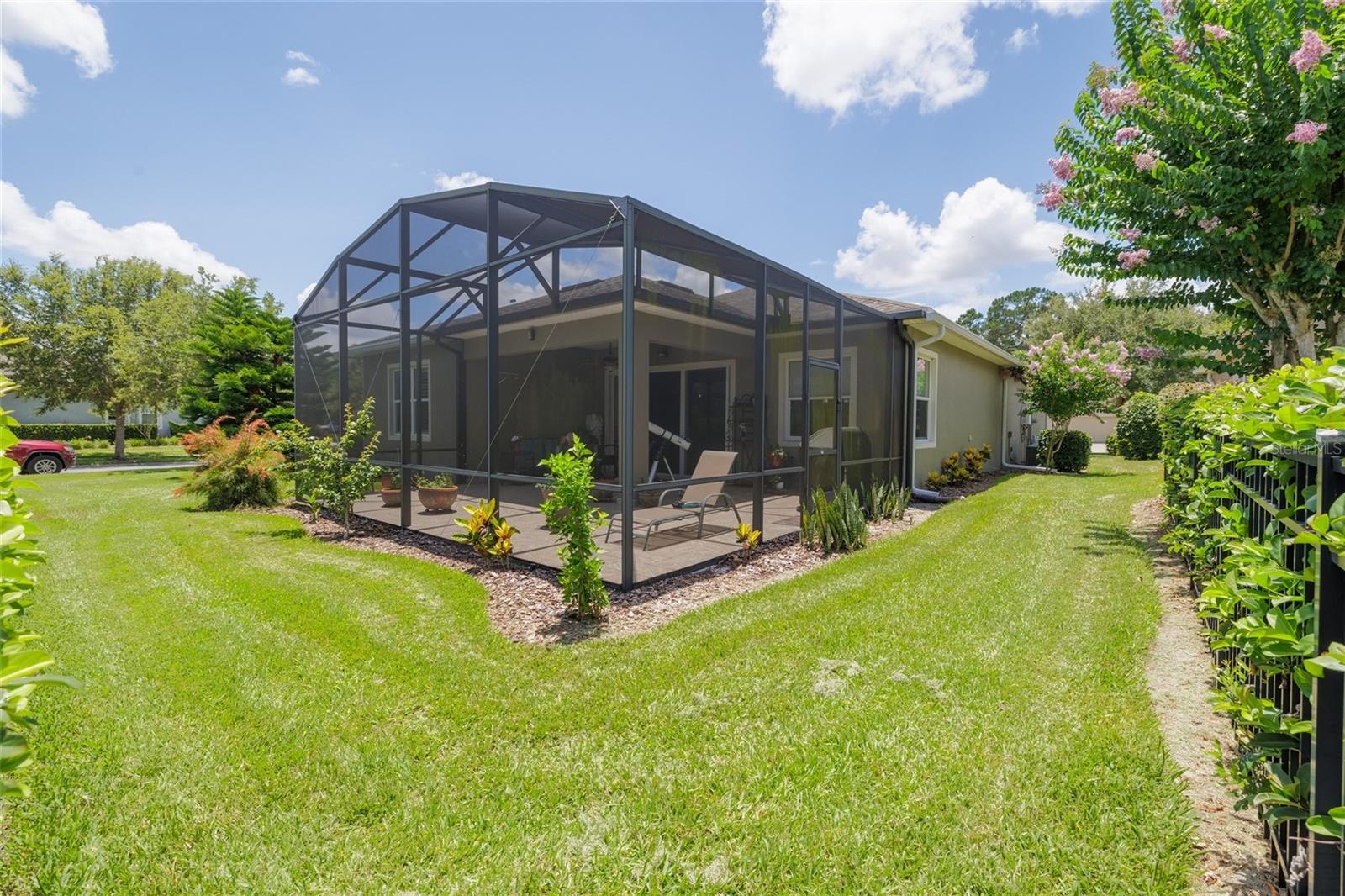 1653 VICTORIA GARDENS DRIVE