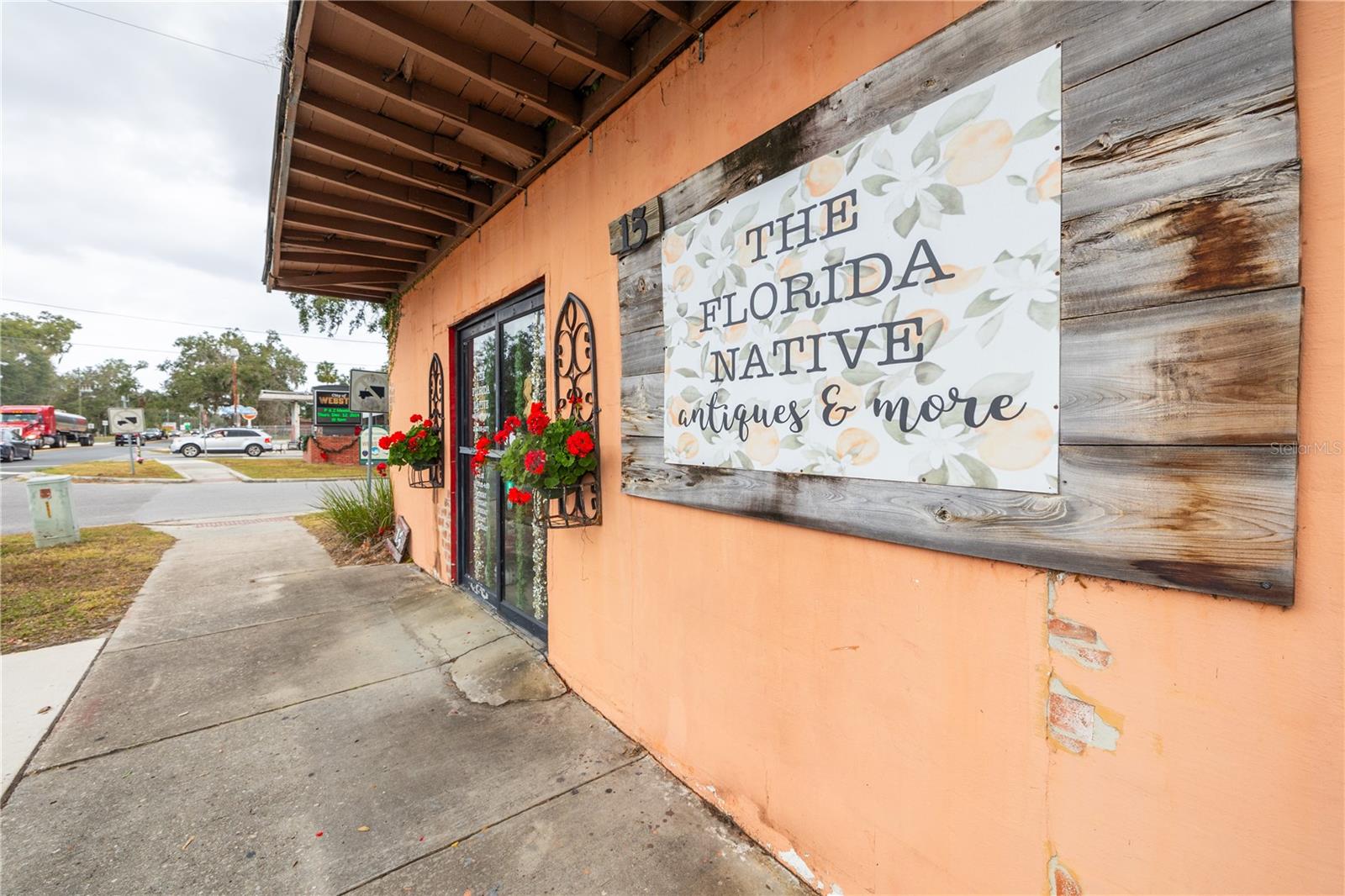 15 S MARKET BOULEVARD