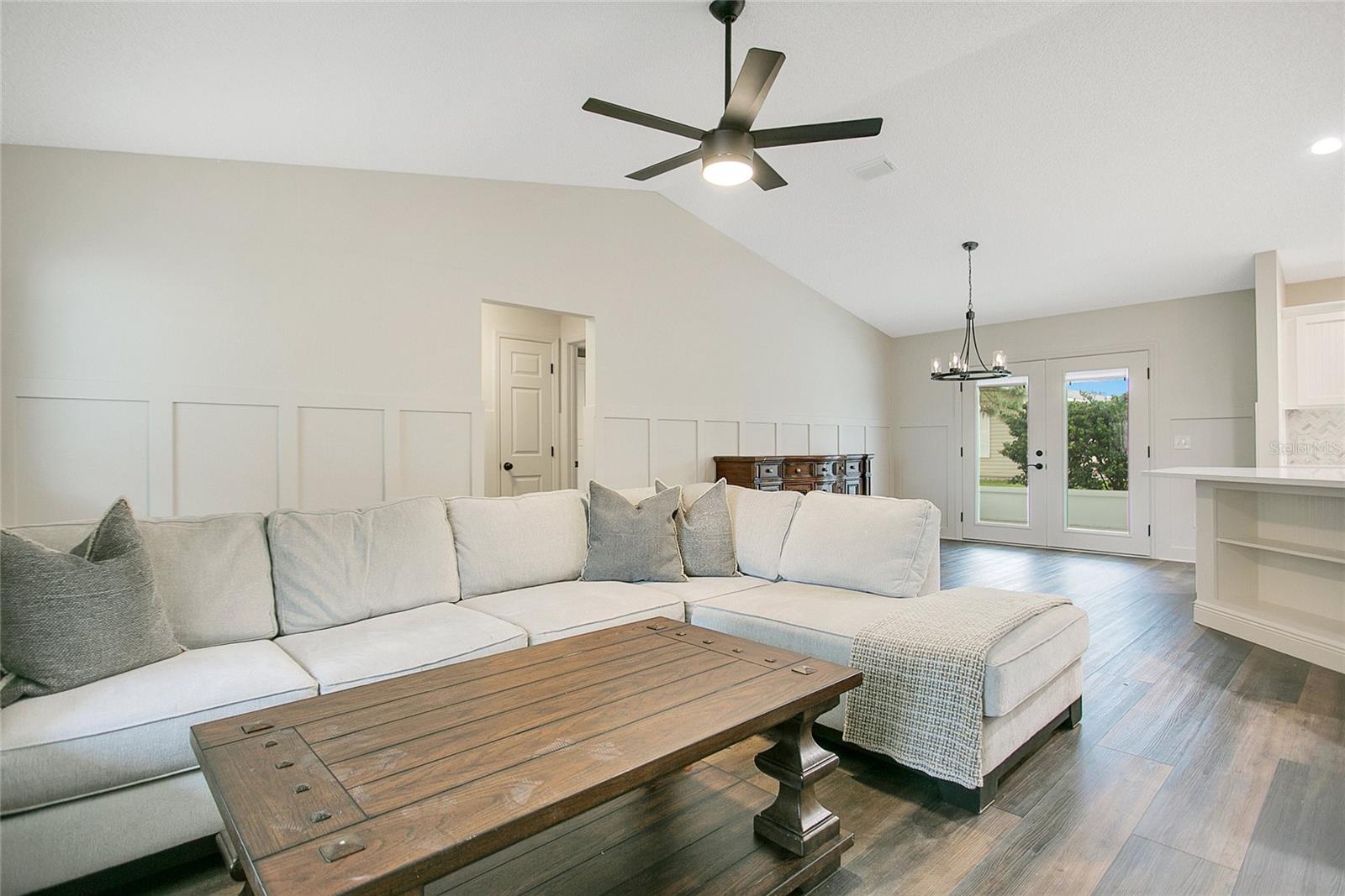 950 LADSON LOOP