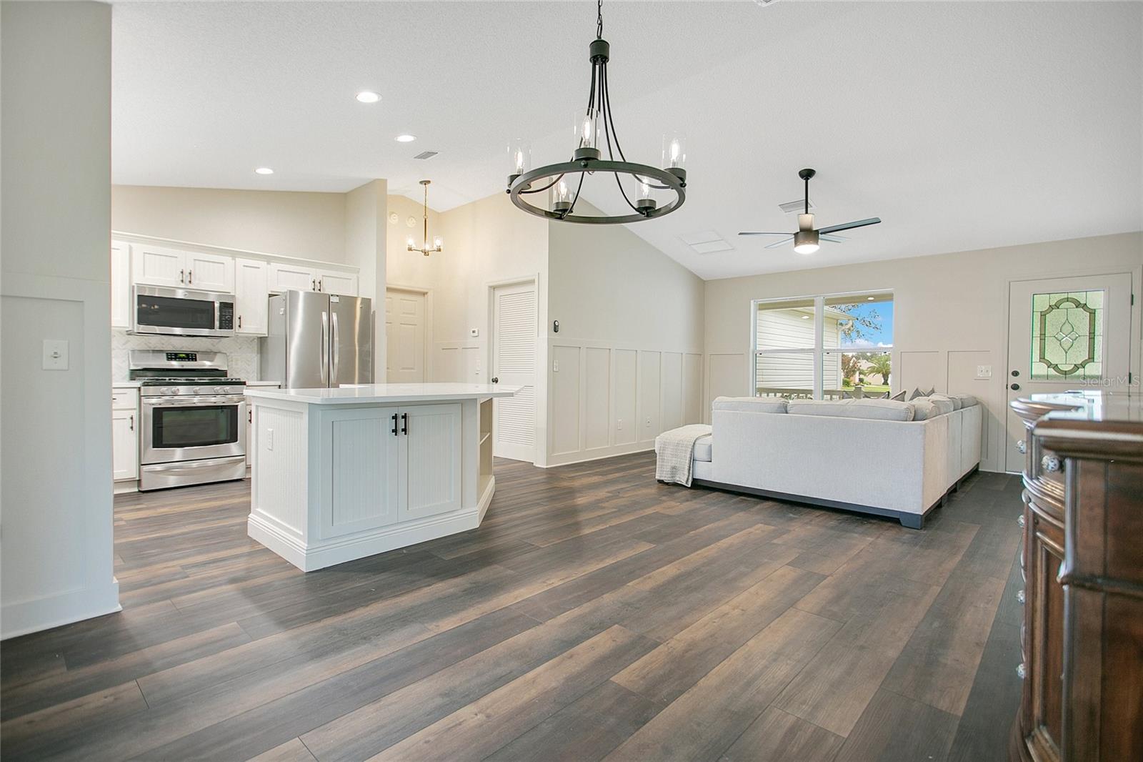950 LADSON LOOP