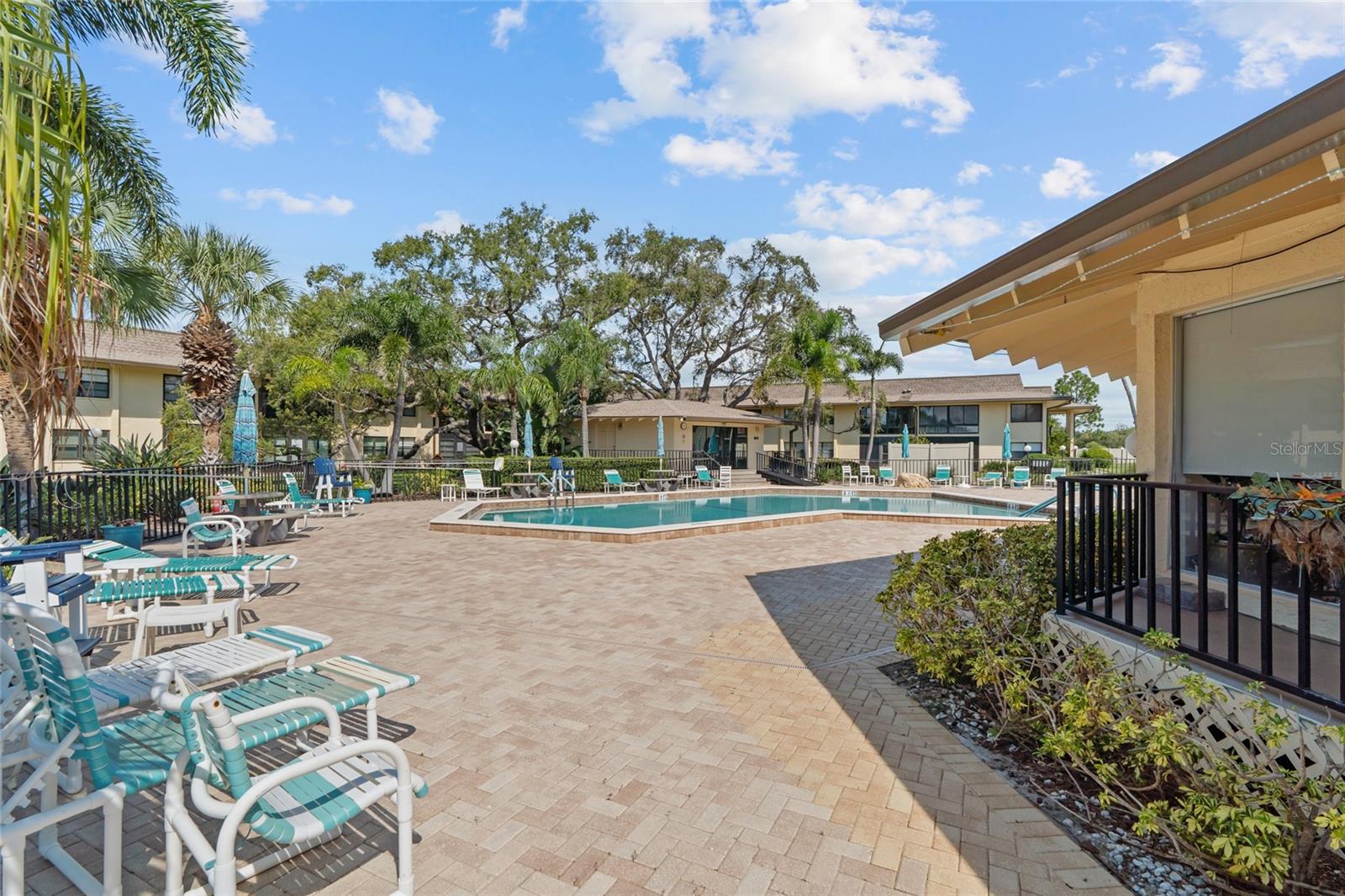 VILLAS DE GOLF CONDO - Residential