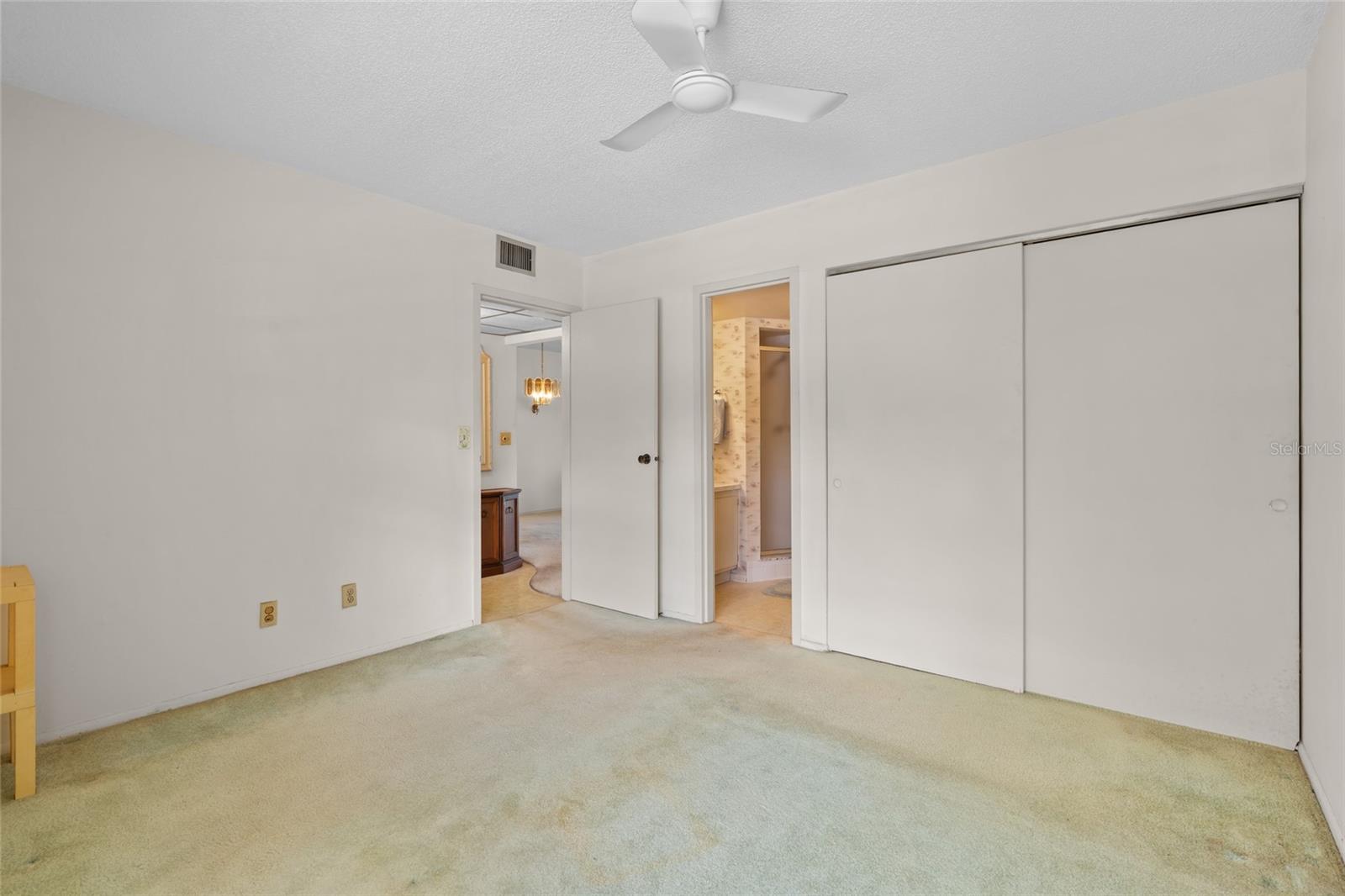 VILLAS DE GOLF CONDO - Residential