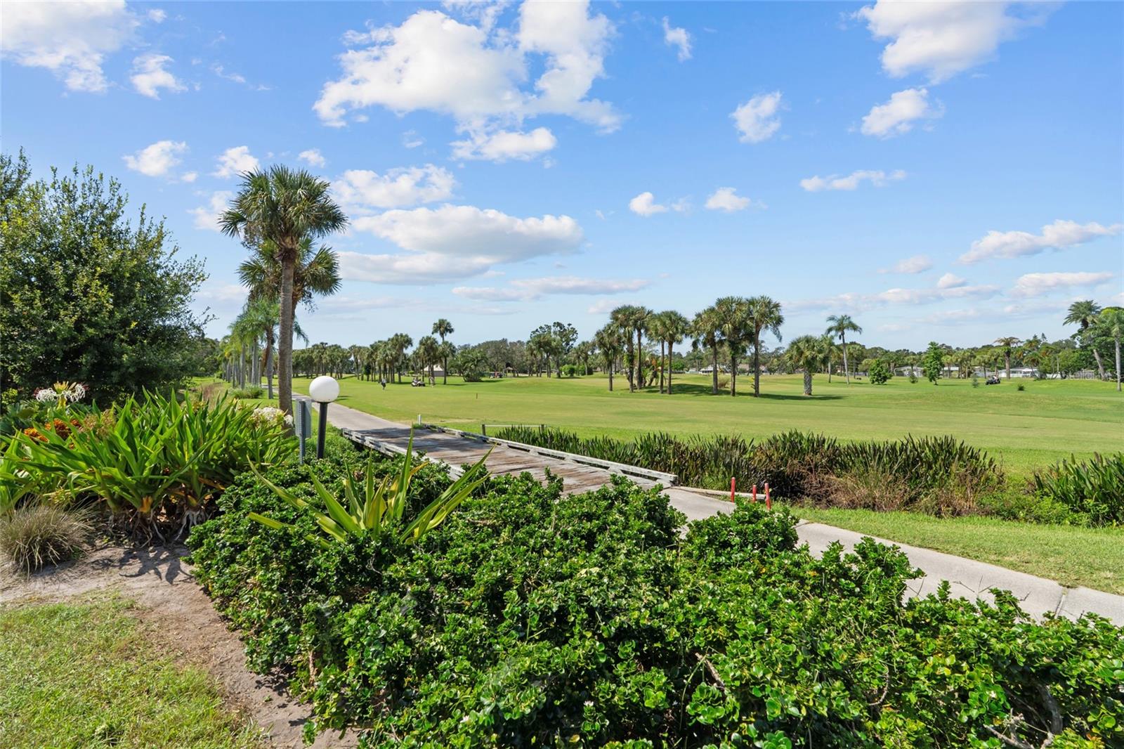 VILLAS DE GOLF CONDO - Residential