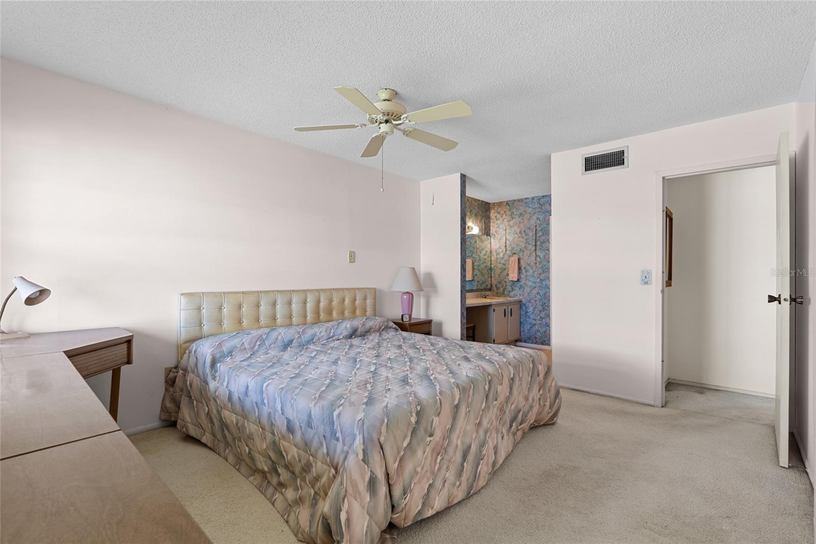 VILLAS DE GOLF CONDO - Residential