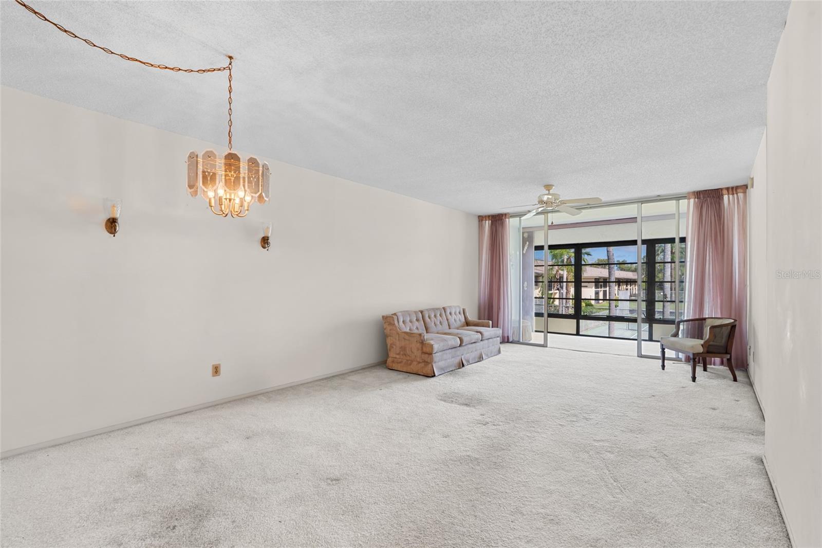VILLAS DE GOLF CONDO - Residential