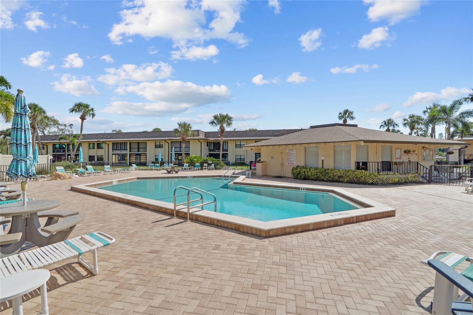VILLAS DE GOLF CONDO - Residential