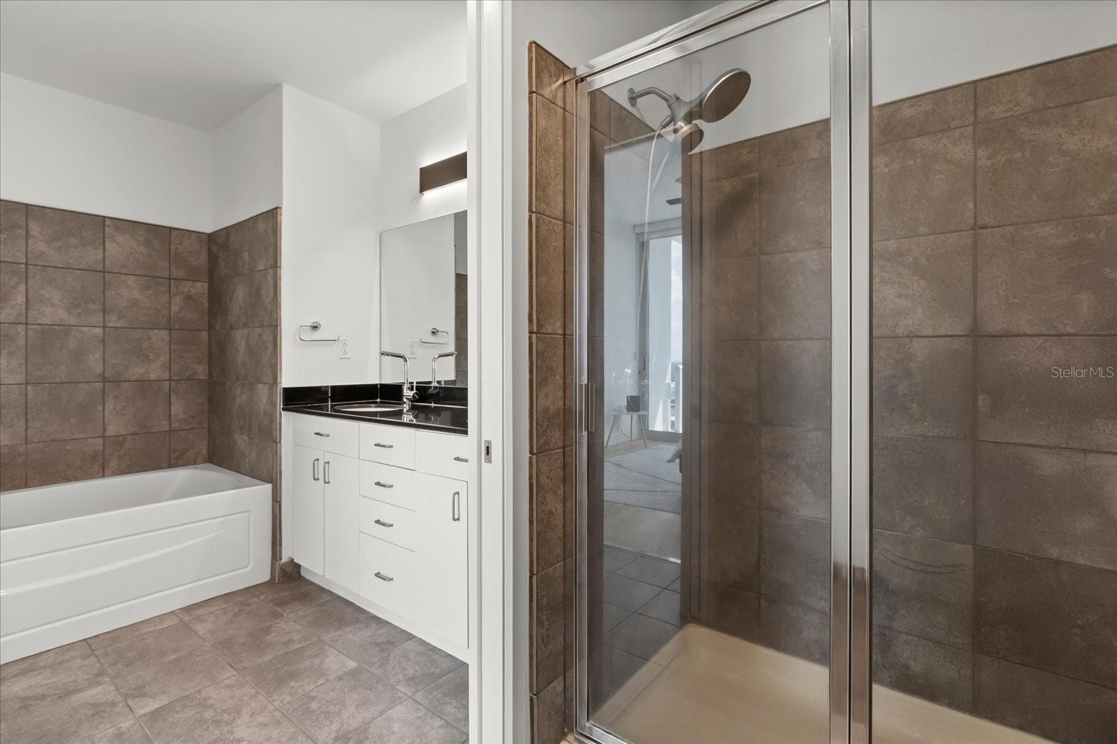 VUE/LK EOLA - Residential