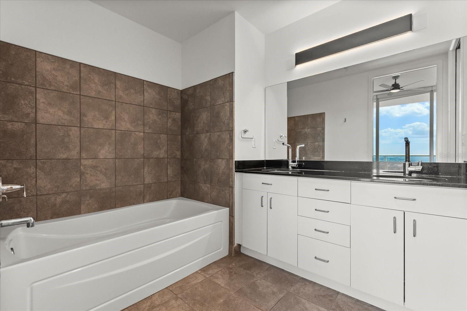 VUE/LK EOLA - Residential