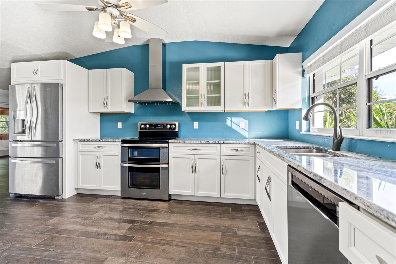 IVELMAR ESTATES - Residential