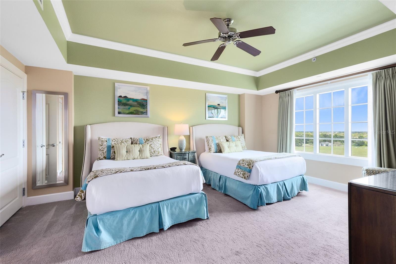 REUNION GRANDE CONDO - Residential