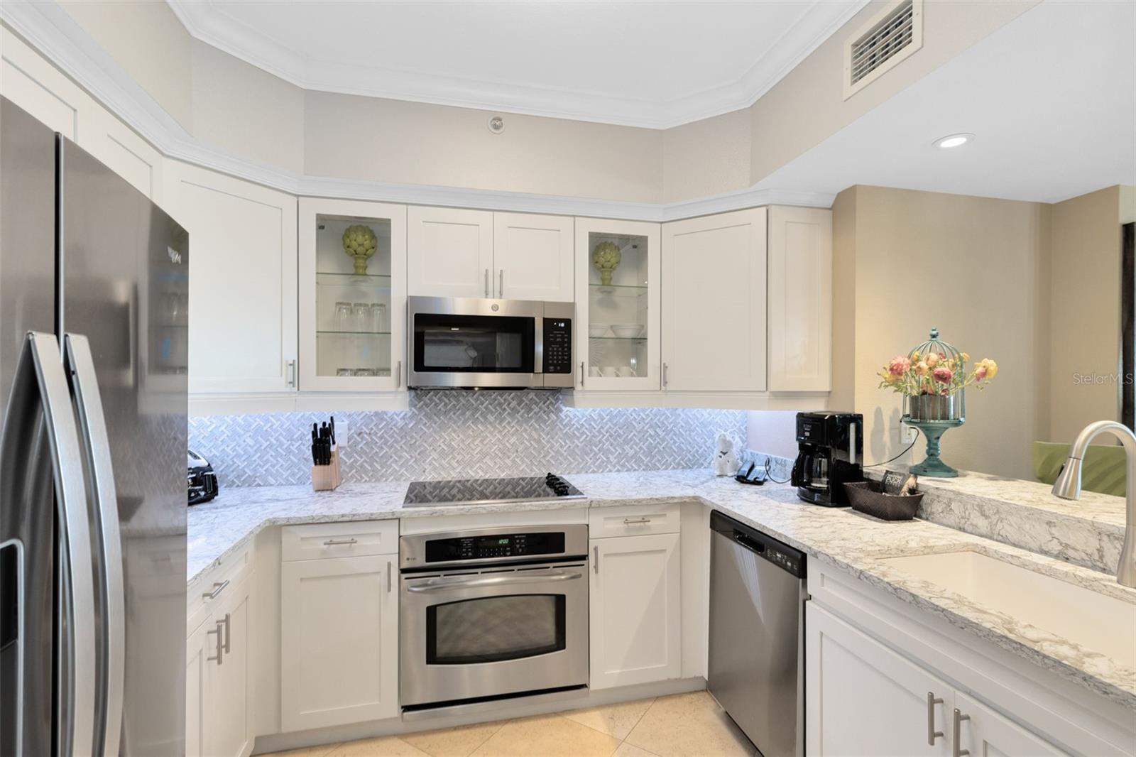 REUNION GRANDE CONDO - Residential