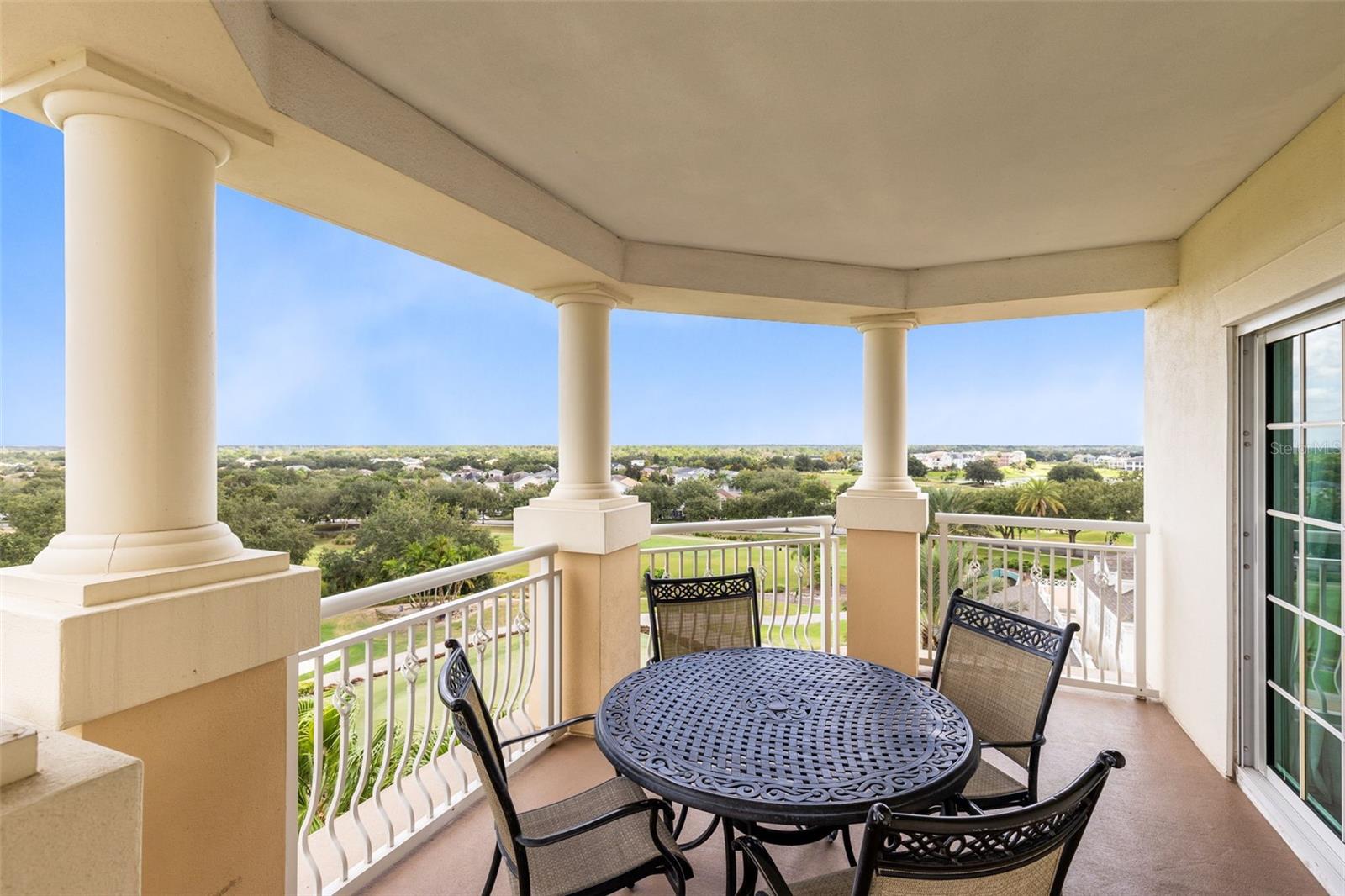 REUNION GRANDE CONDO - Residential