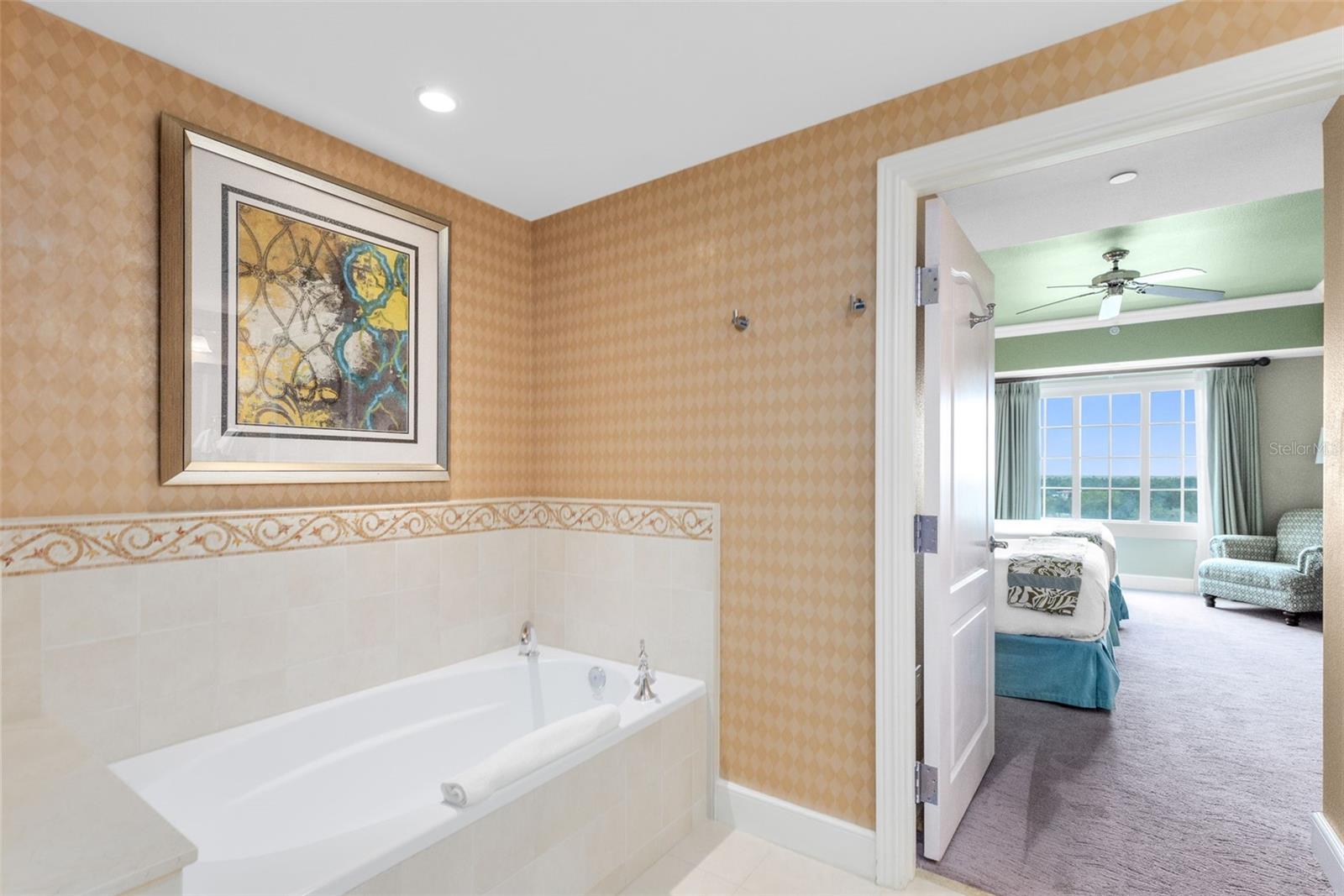 REUNION GRANDE CONDO - Residential