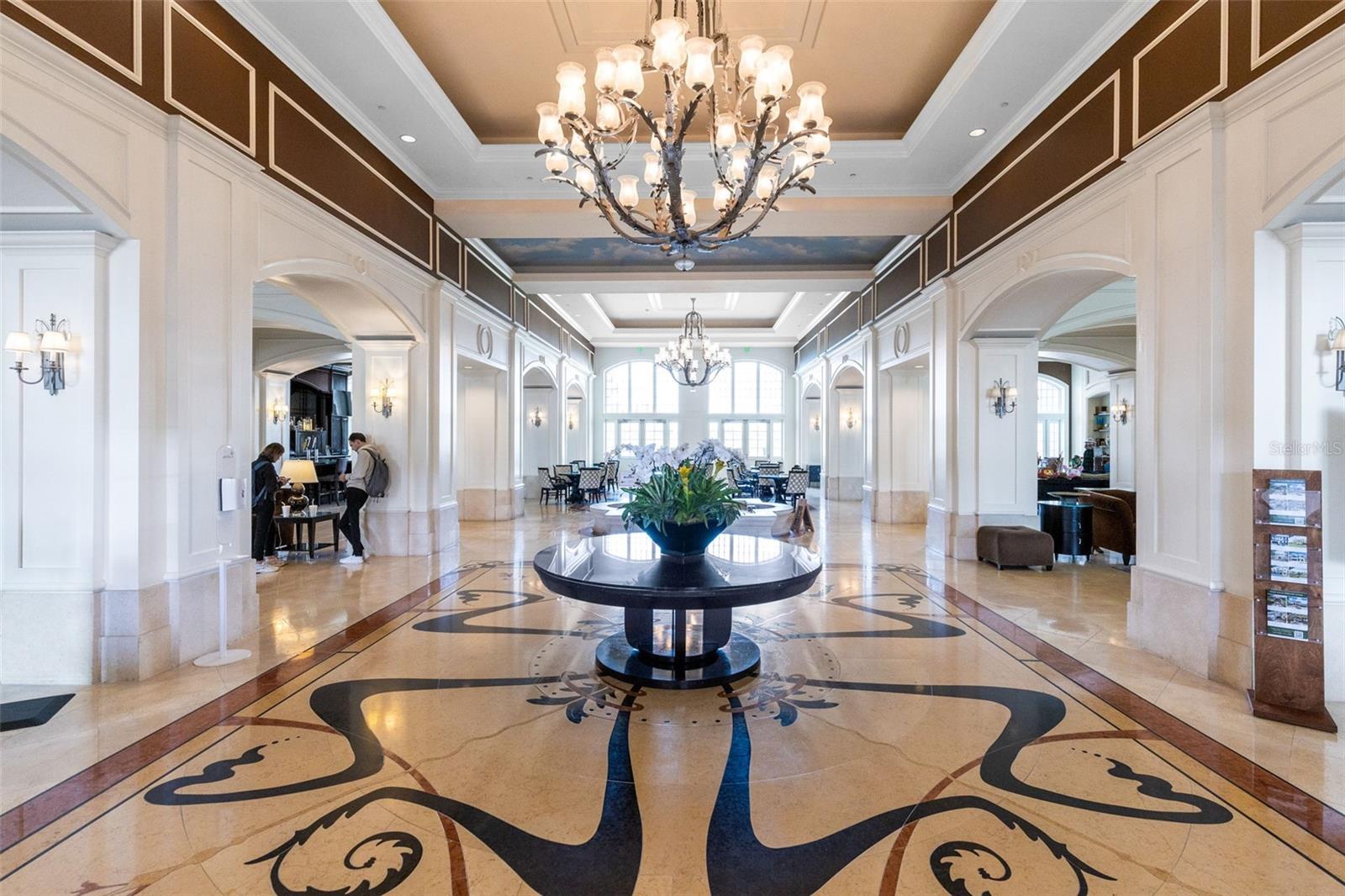 REUNION GRANDE CONDO - Residential