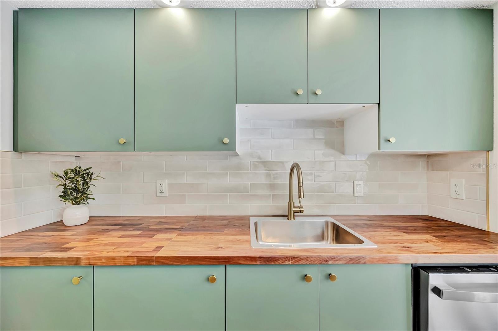 PEPPERTREE VILLAGE CONDO - Residential